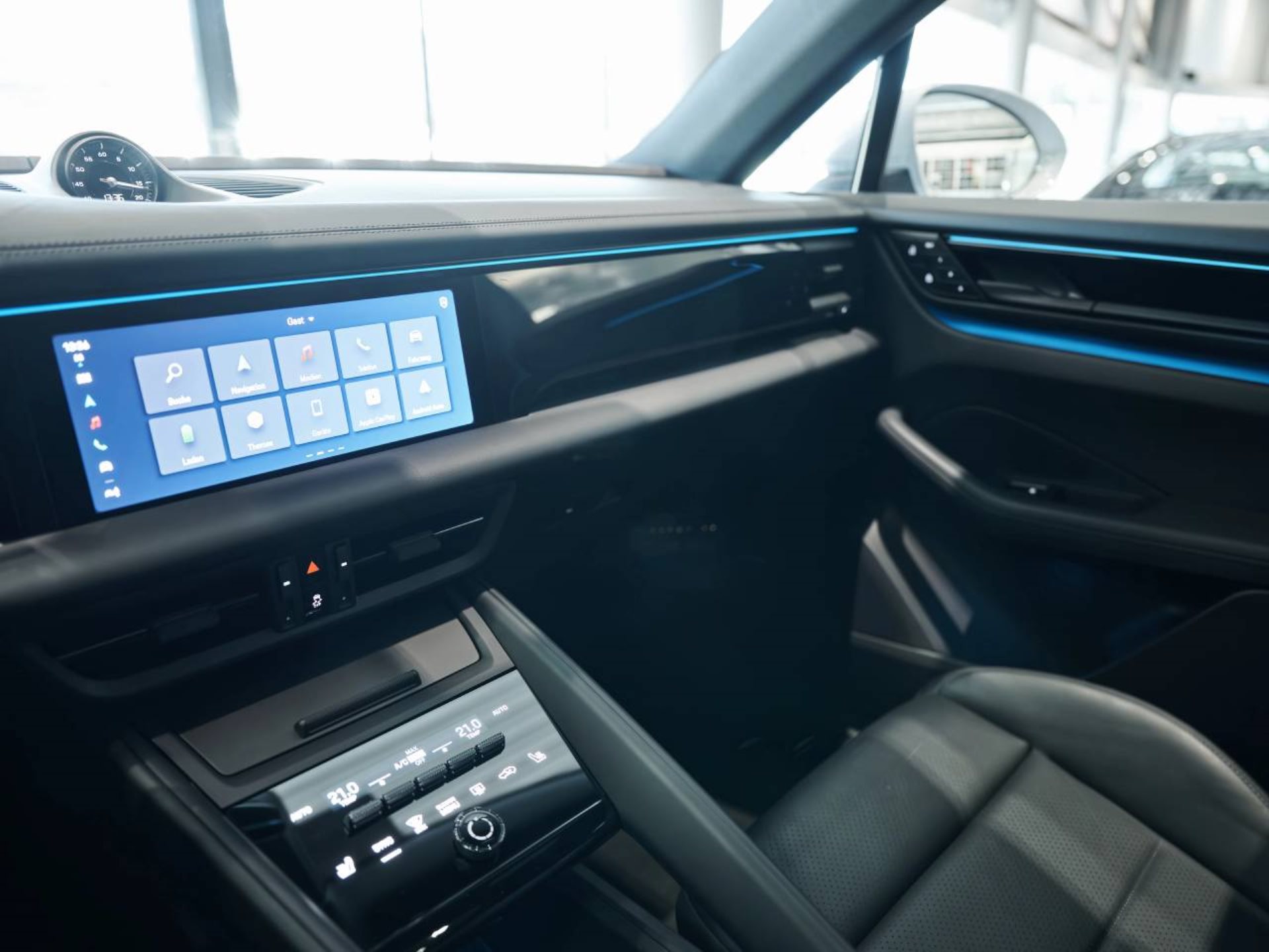 PORSCHE Macan 4S-image-18