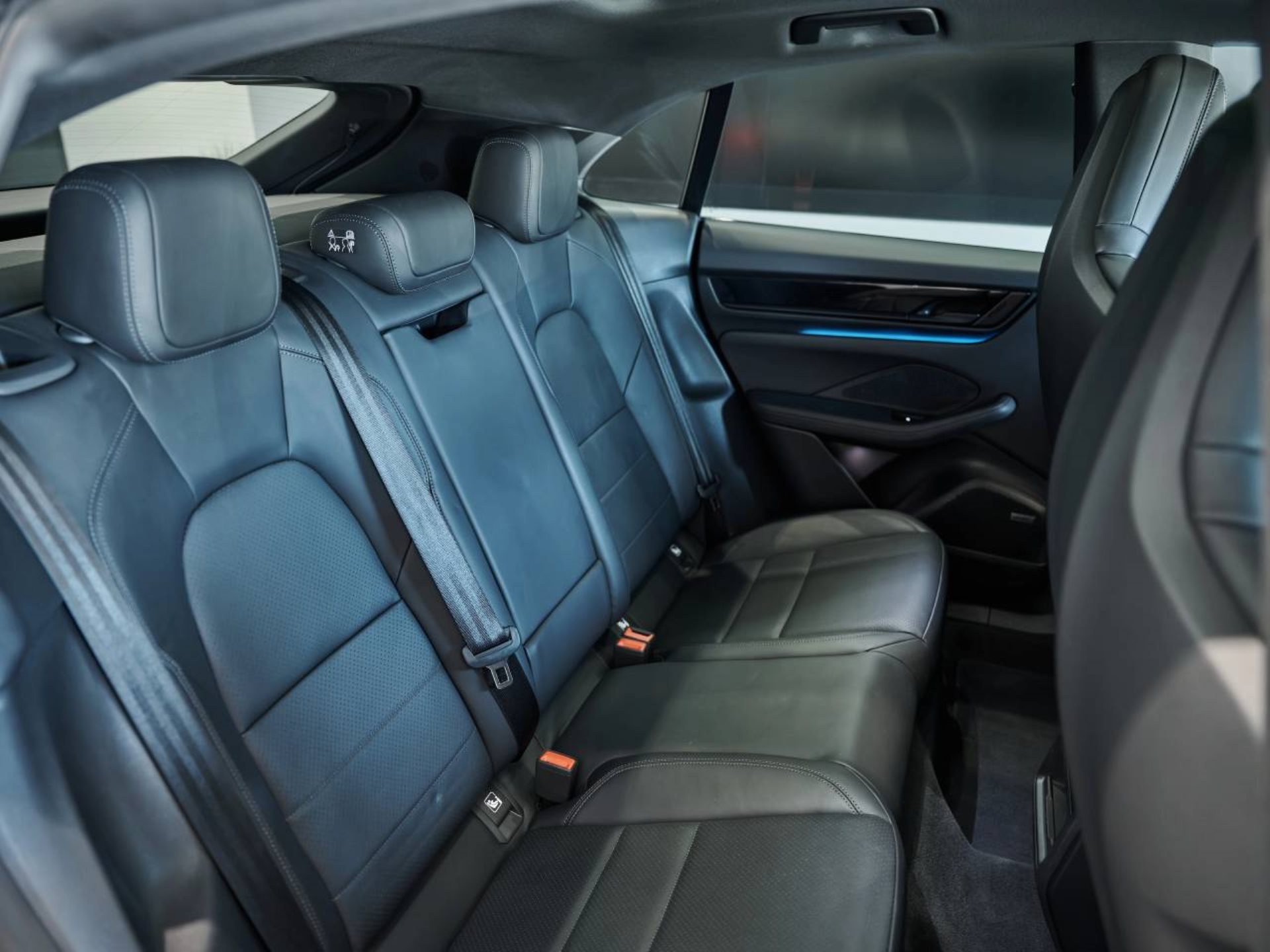 PORSCHE Macan 4S-image-19