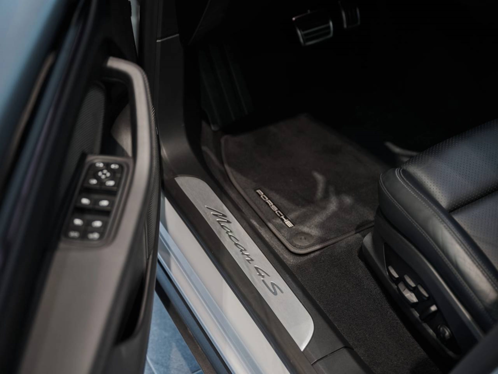 PORSCHE Macan 4S-image-21