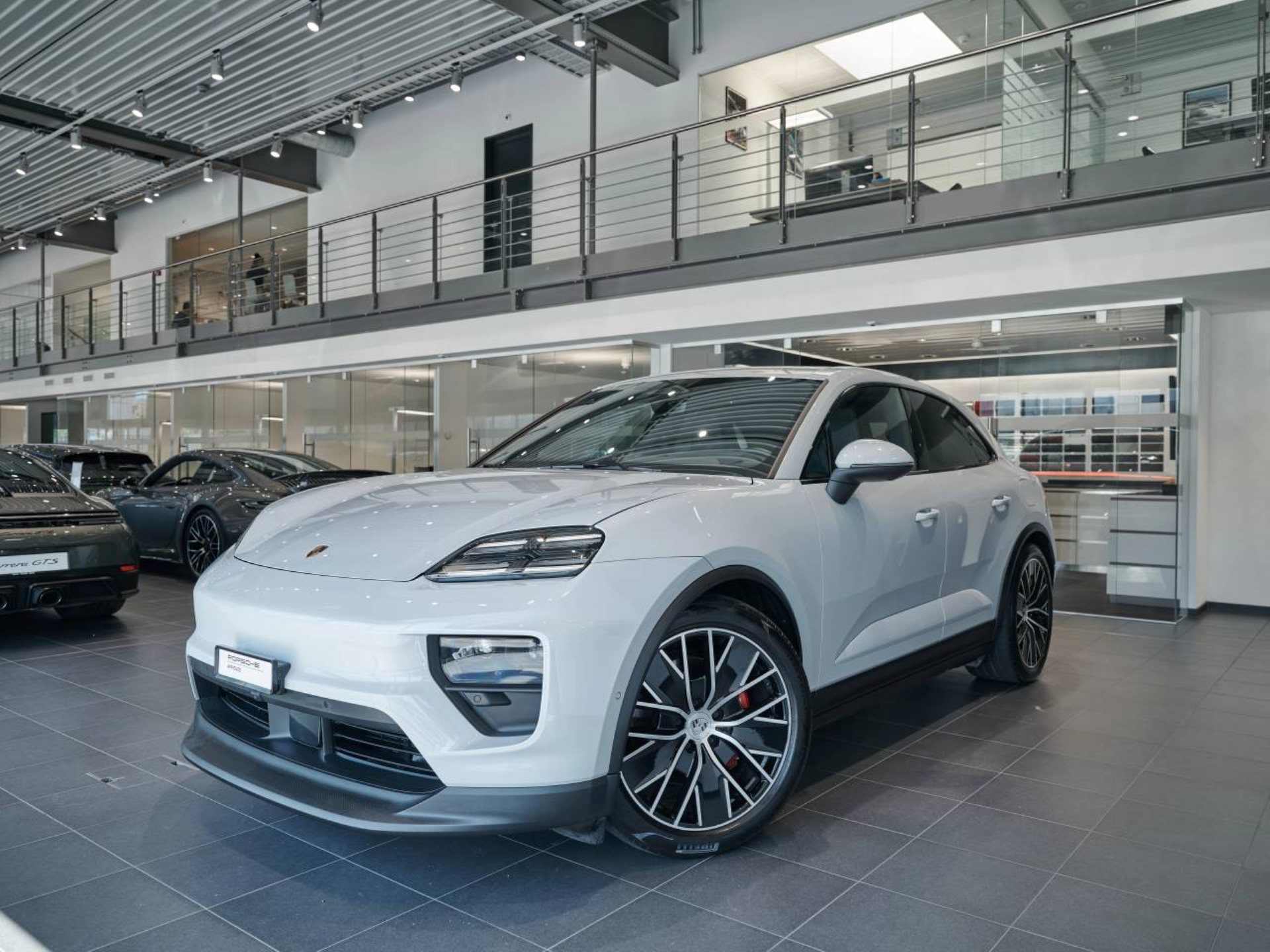PORSCHE Macan 4S-image-8