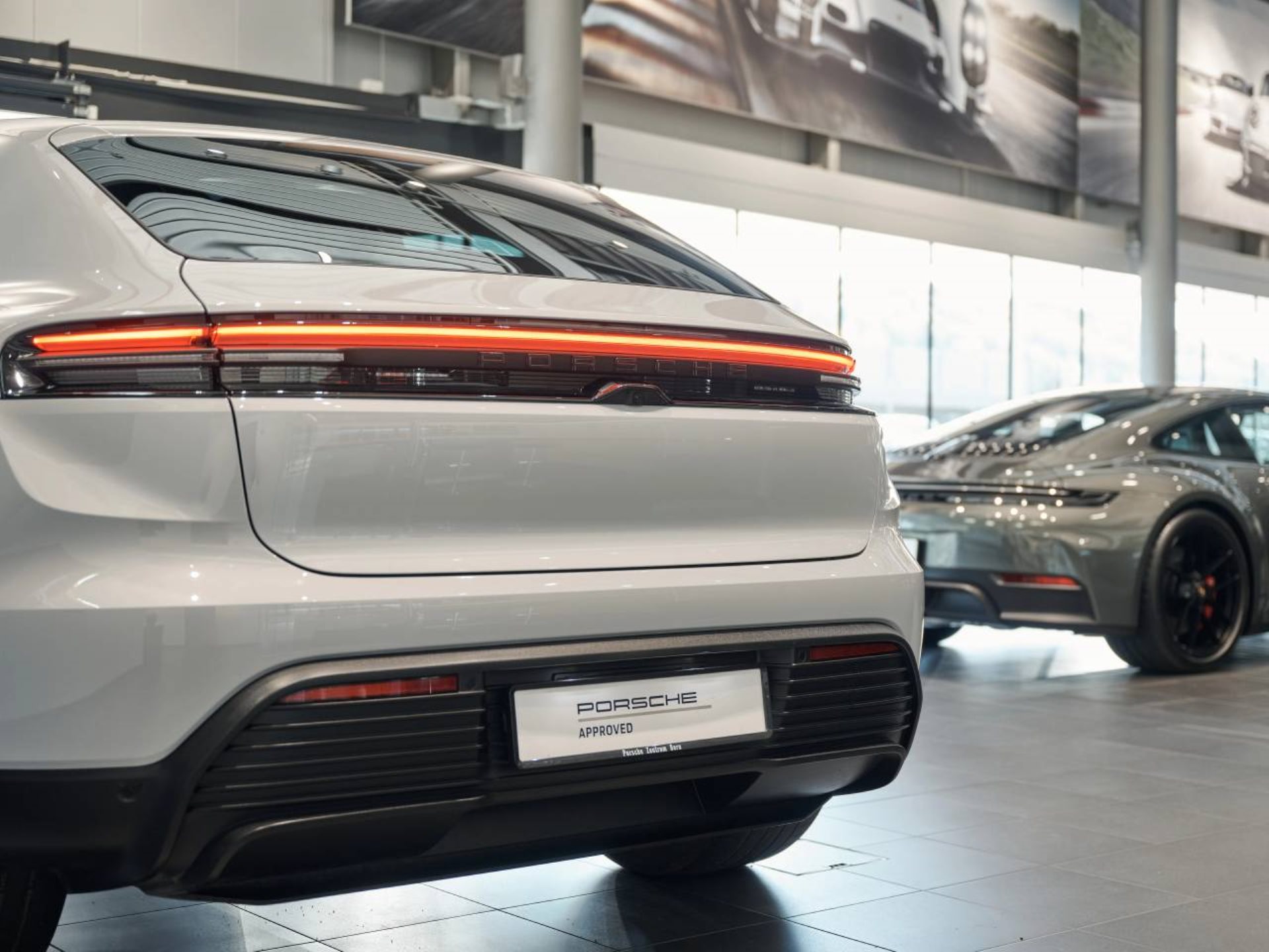 PORSCHE Macan 4S-image-28