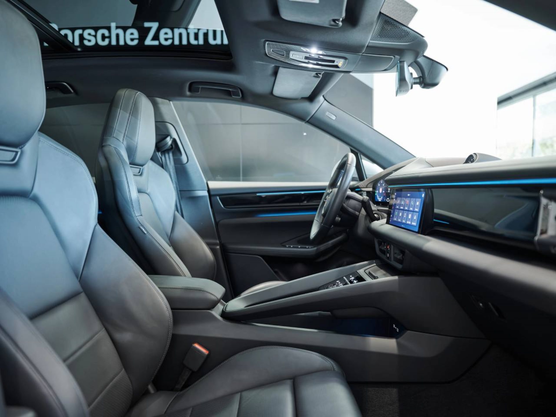 PORSCHE Macan 4S-image-17