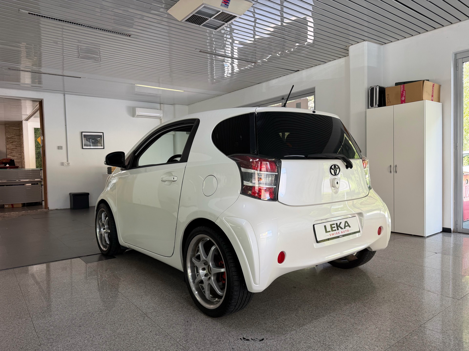 TOYOTA iQ 1.33 Dual VVT-i Multidrive-image-5