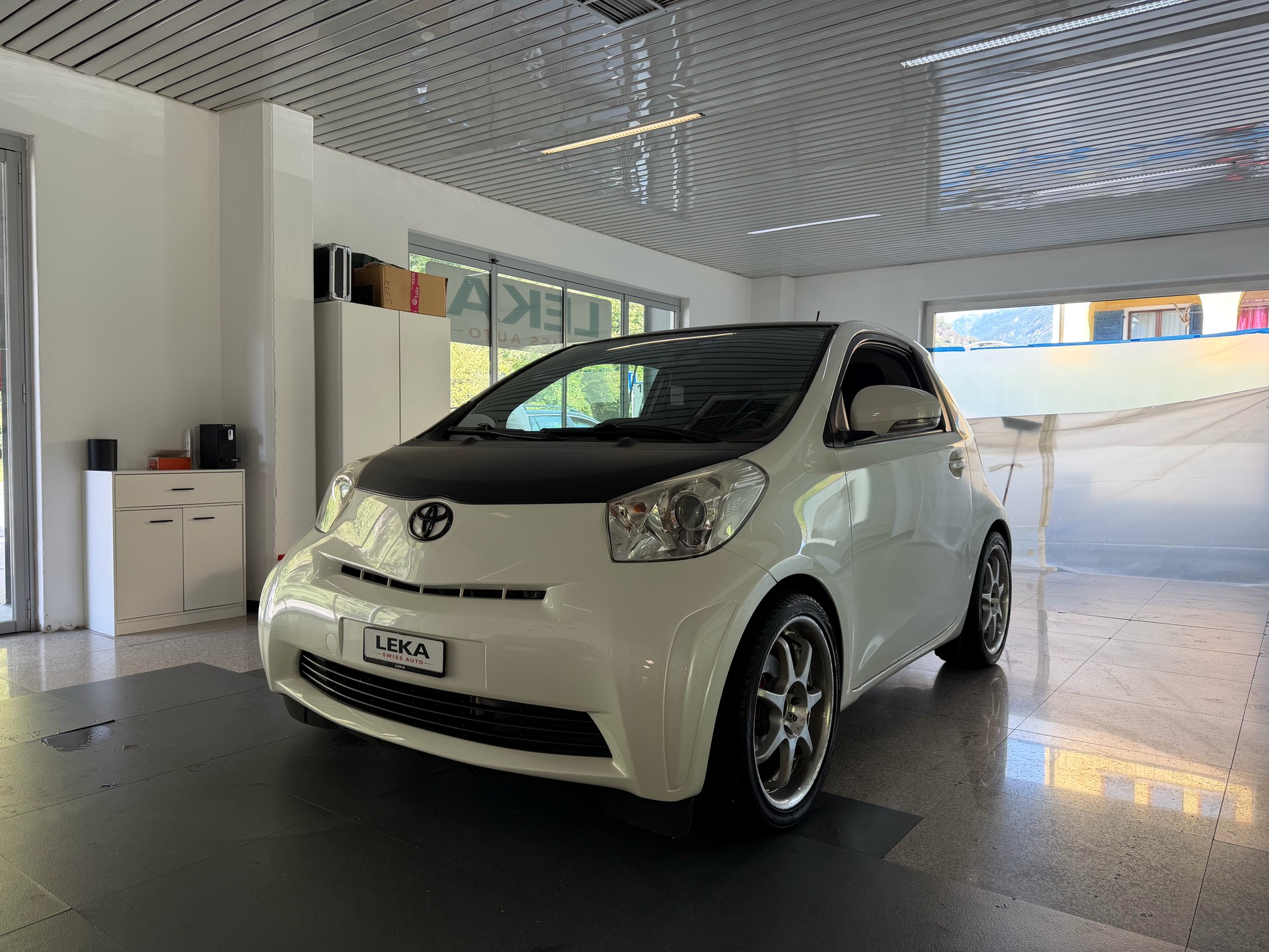 TOYOTA iQ 1.33 Dual VVT-i Multidrive-image-0