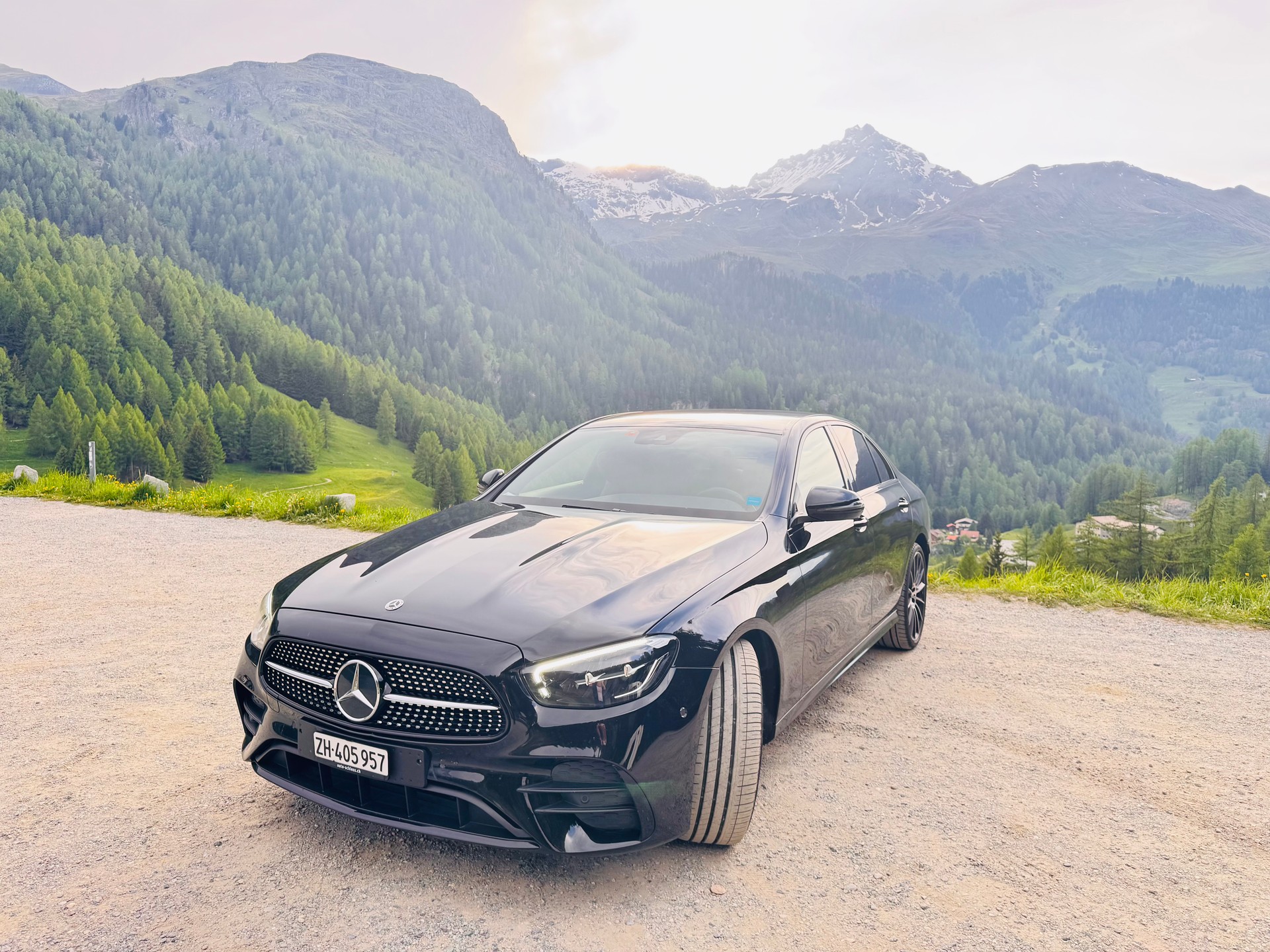 MERCEDES-BENZ E 220 d AMG Line 4matic-image-1