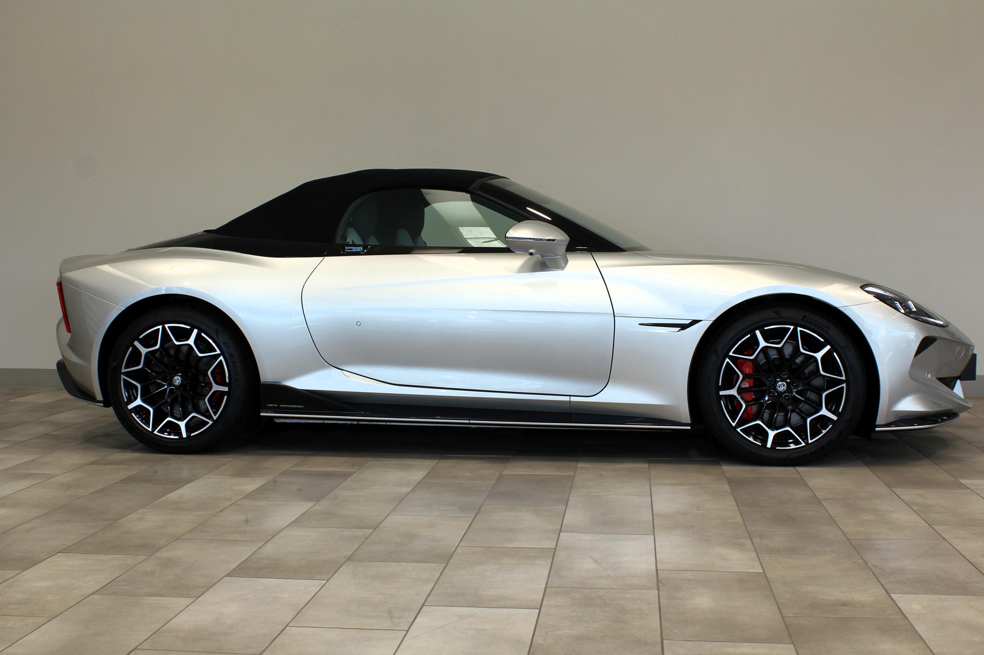 MG Cyberster 77 kWh-image-7