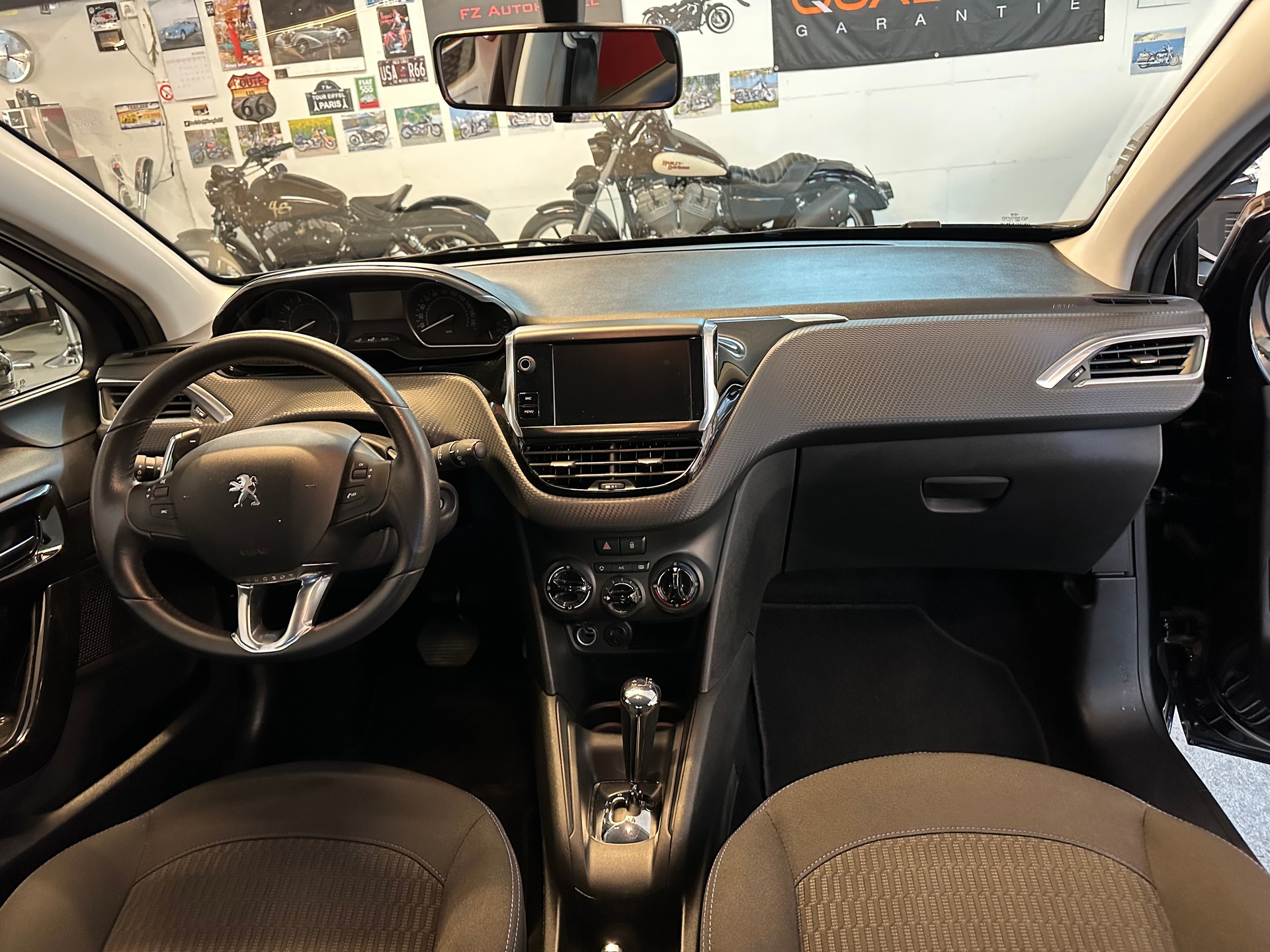 PEUGEOT 208 1.2 PureTech Style ETG5-image-7
