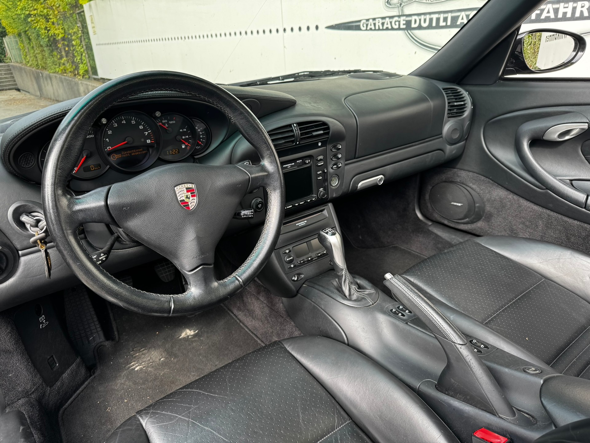 PORSCHE 911 Carrera 4 Cabrio-image-9