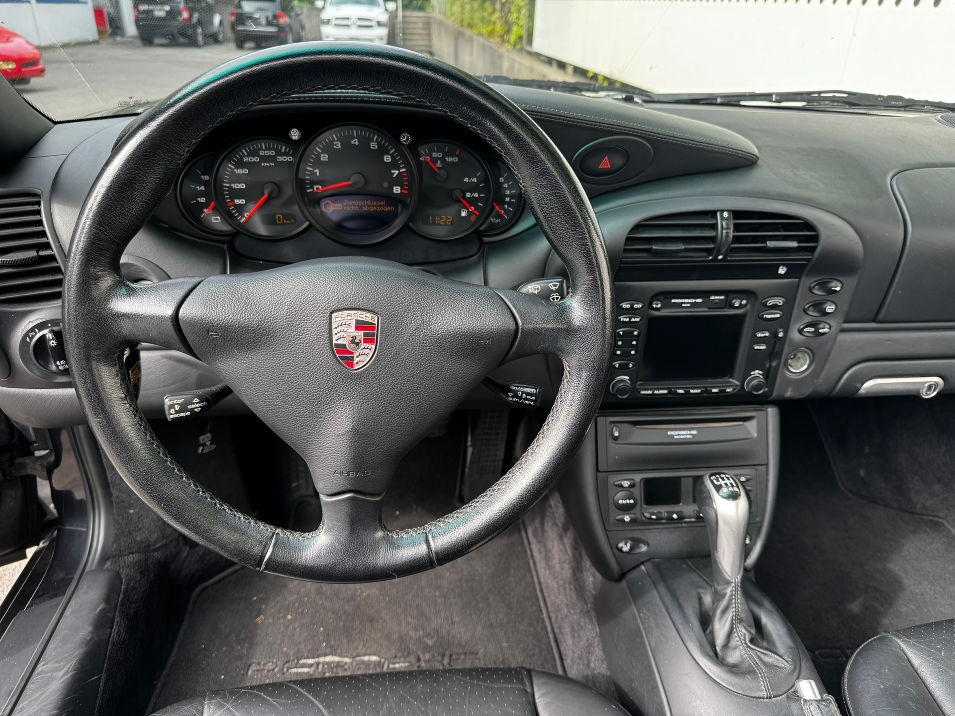 PORSCHE 911 Carrera 4 Cabrio-image-10