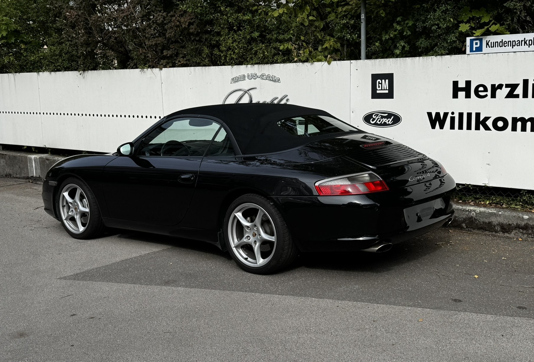 PORSCHE 911 Carrera 4 Cabrio-image-3