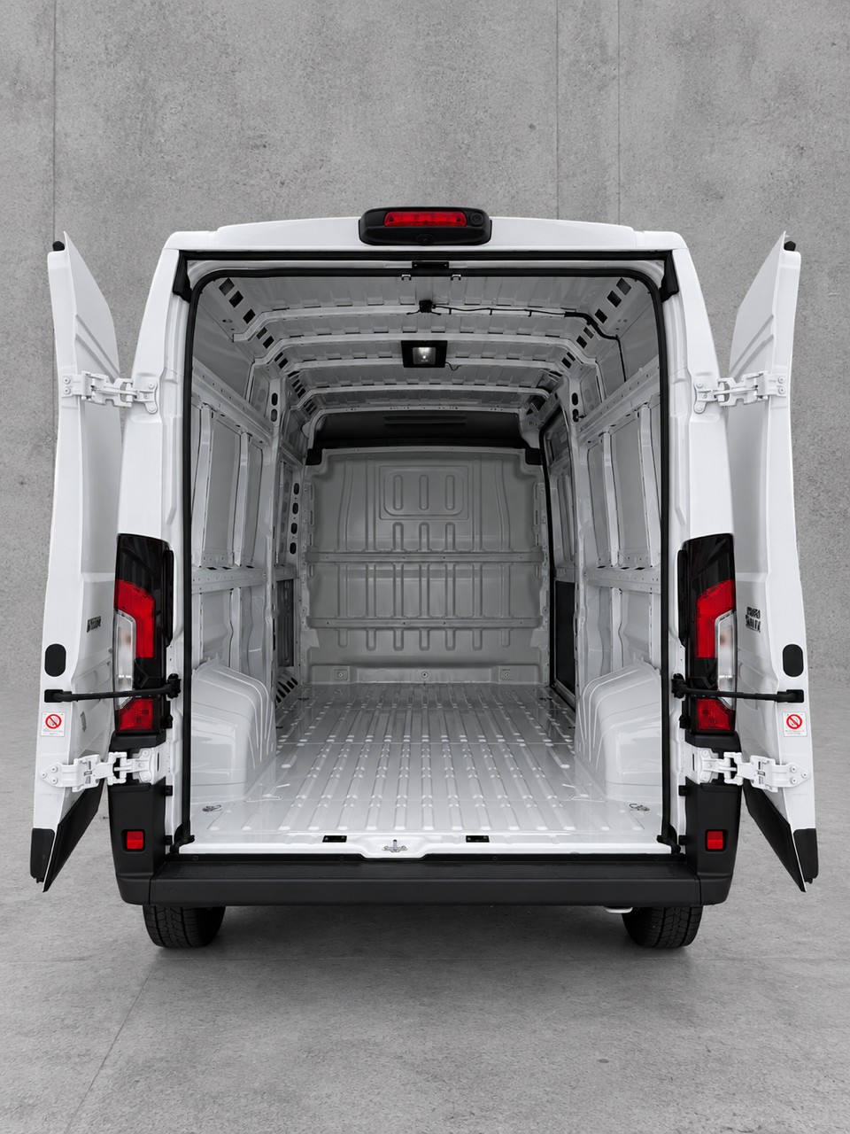 IVECO eSuperJolly-image-4