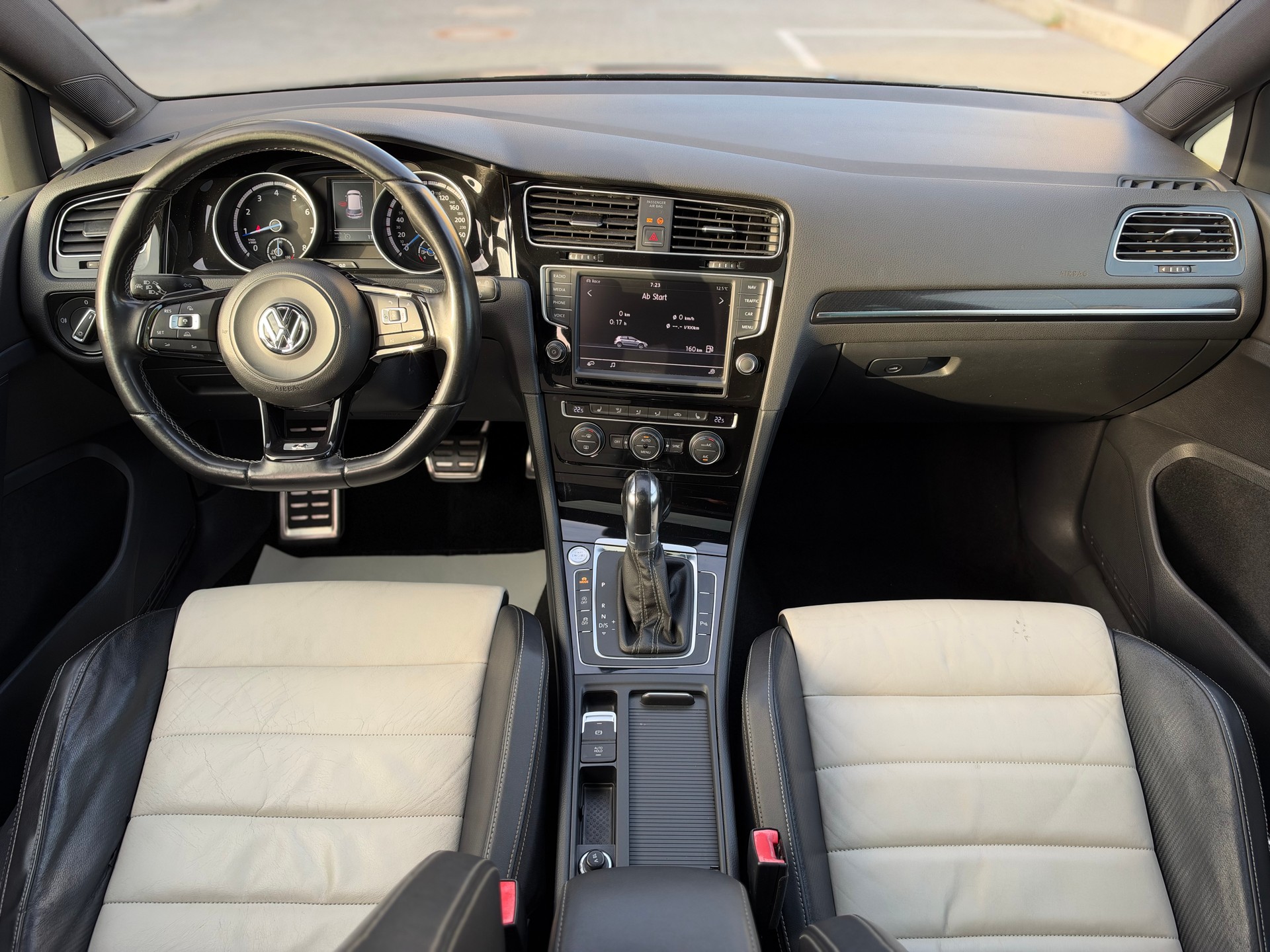 VW Golf 2.0 TSI R 4Motion DSG-image-10