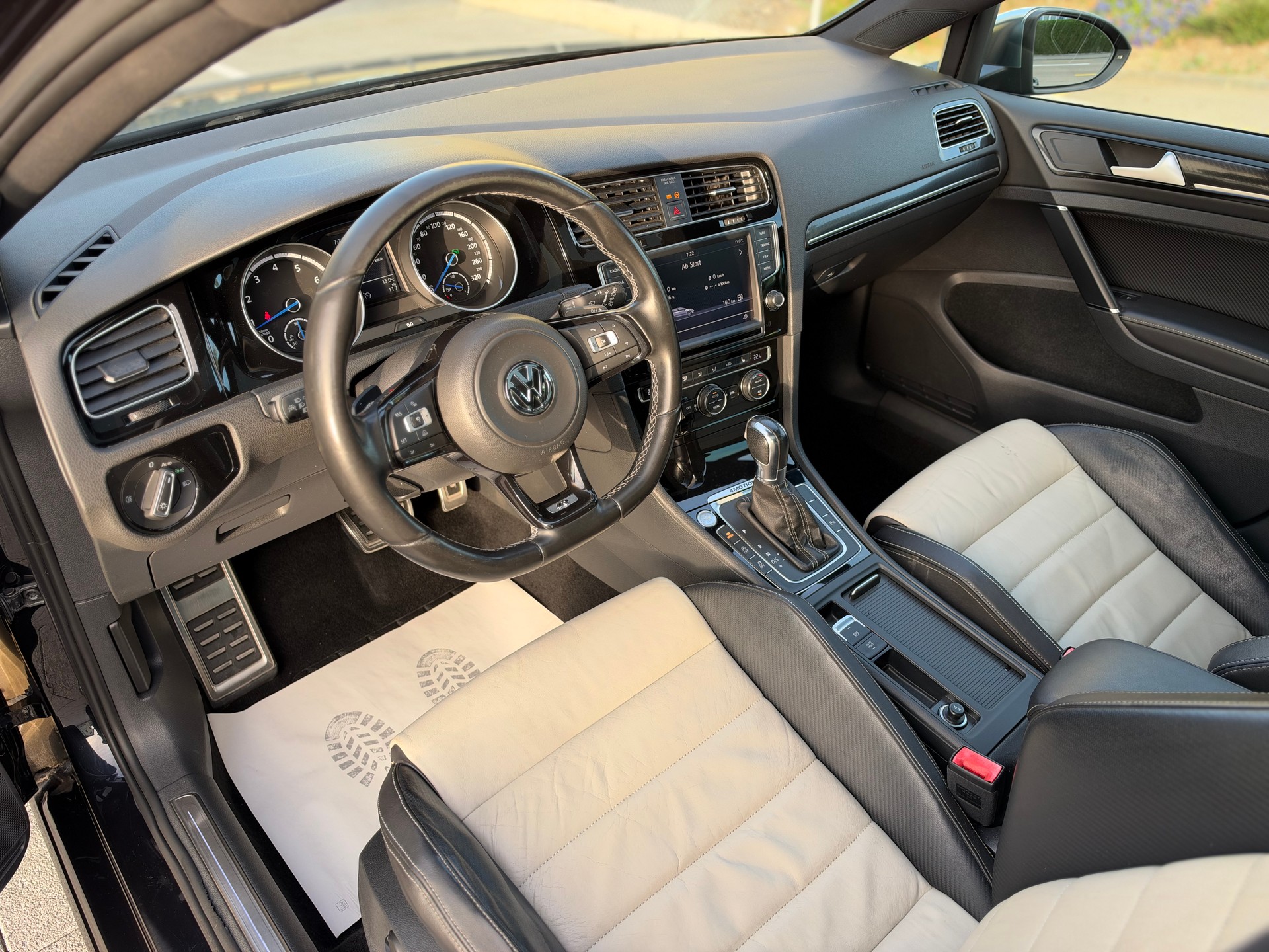 VW Golf 2.0 TSI R 4Motion DSG-image-9