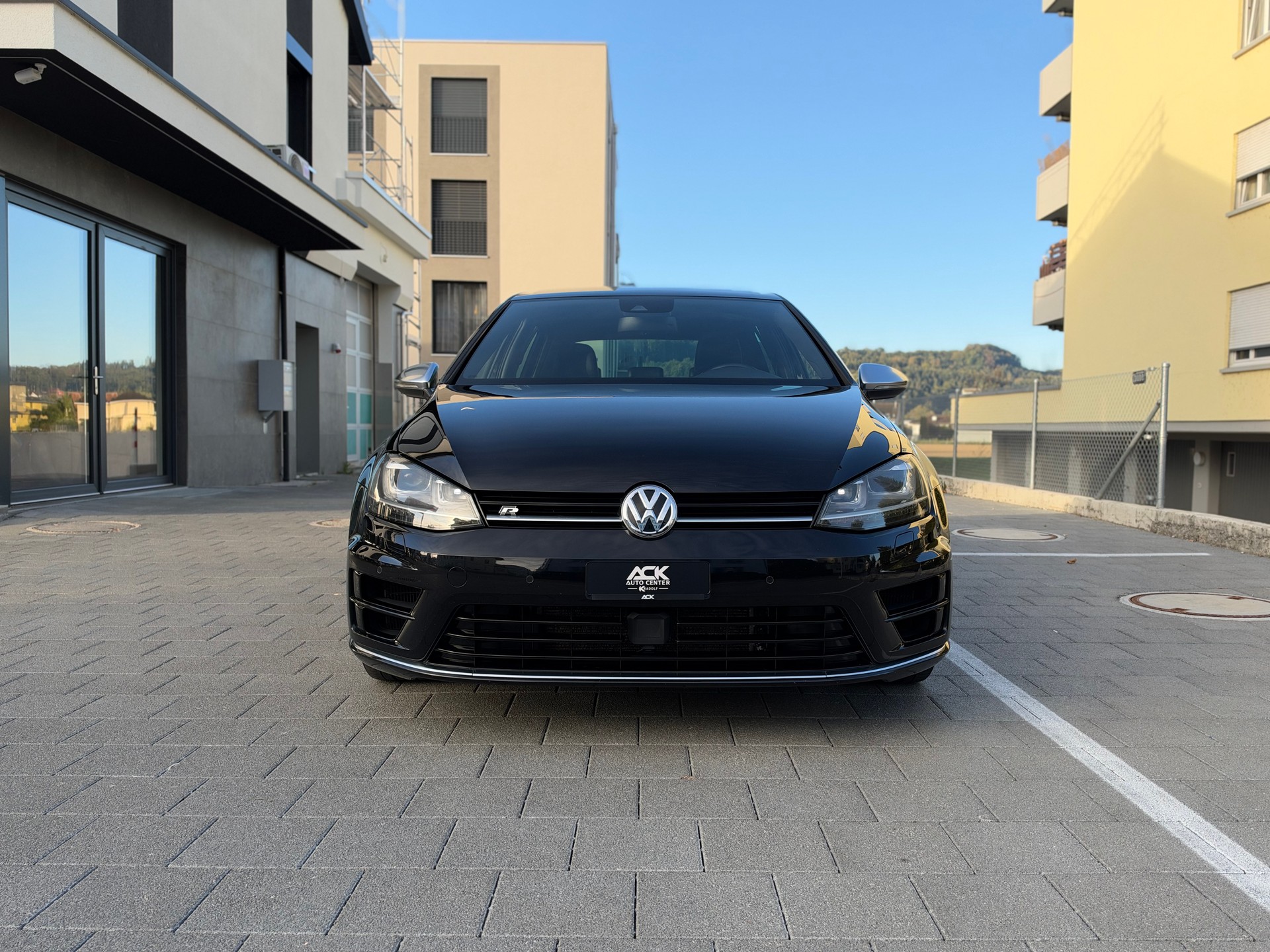 VW Golf 2.0 TSI R 4Motion DSG-image-7