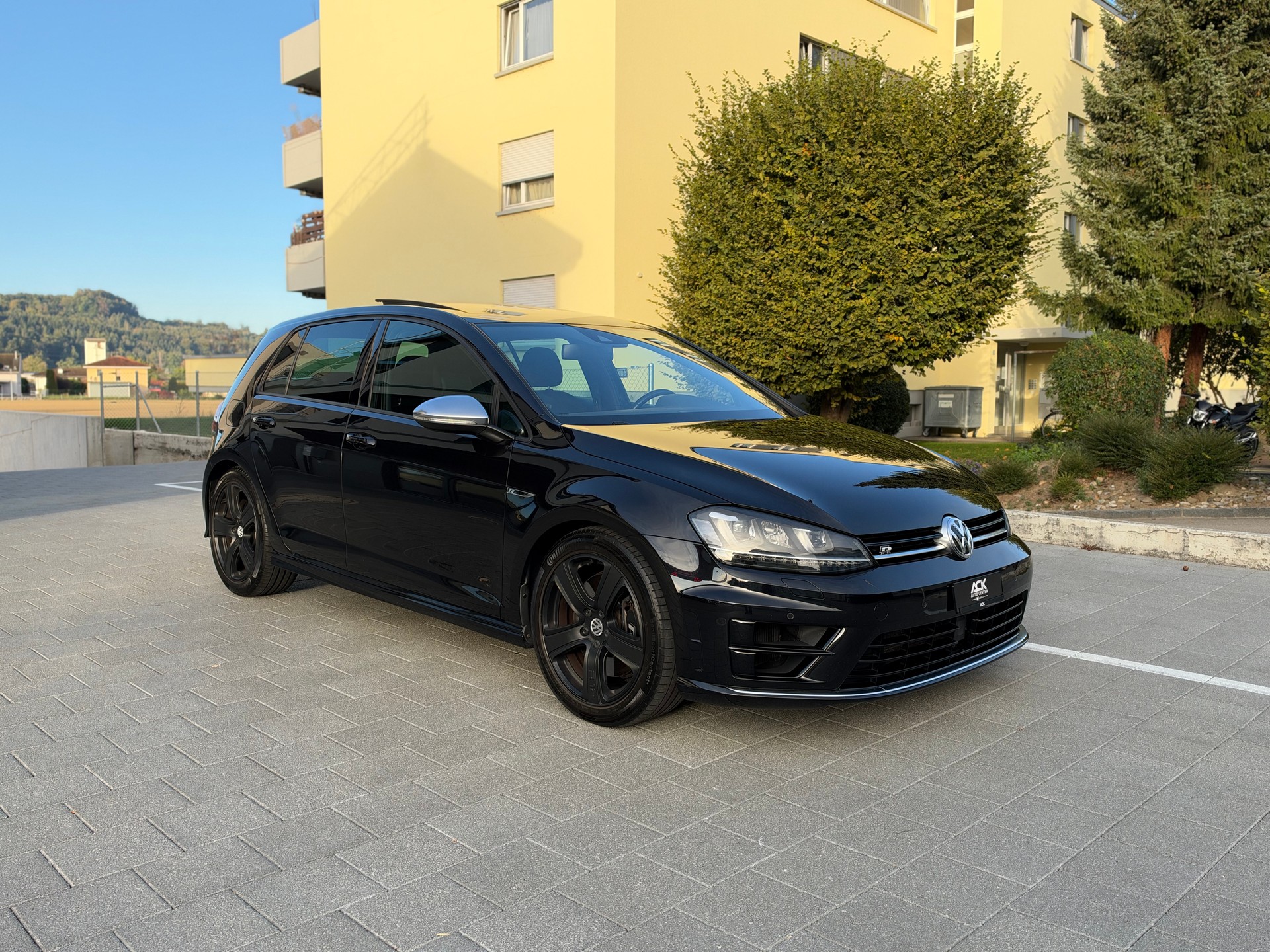 VW Golf 2.0 TSI R 4Motion DSG-image-6