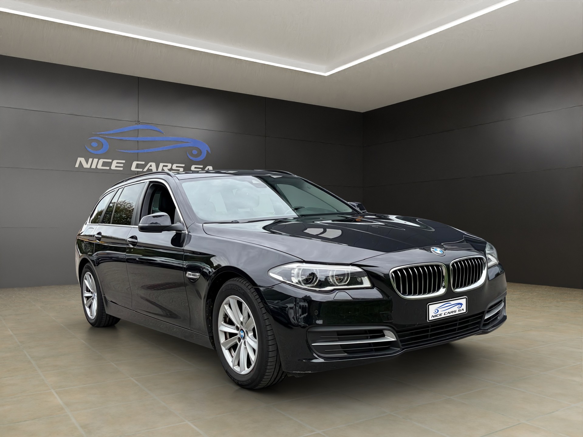 BMW 520d Touring xDrive Steptronic-image-1