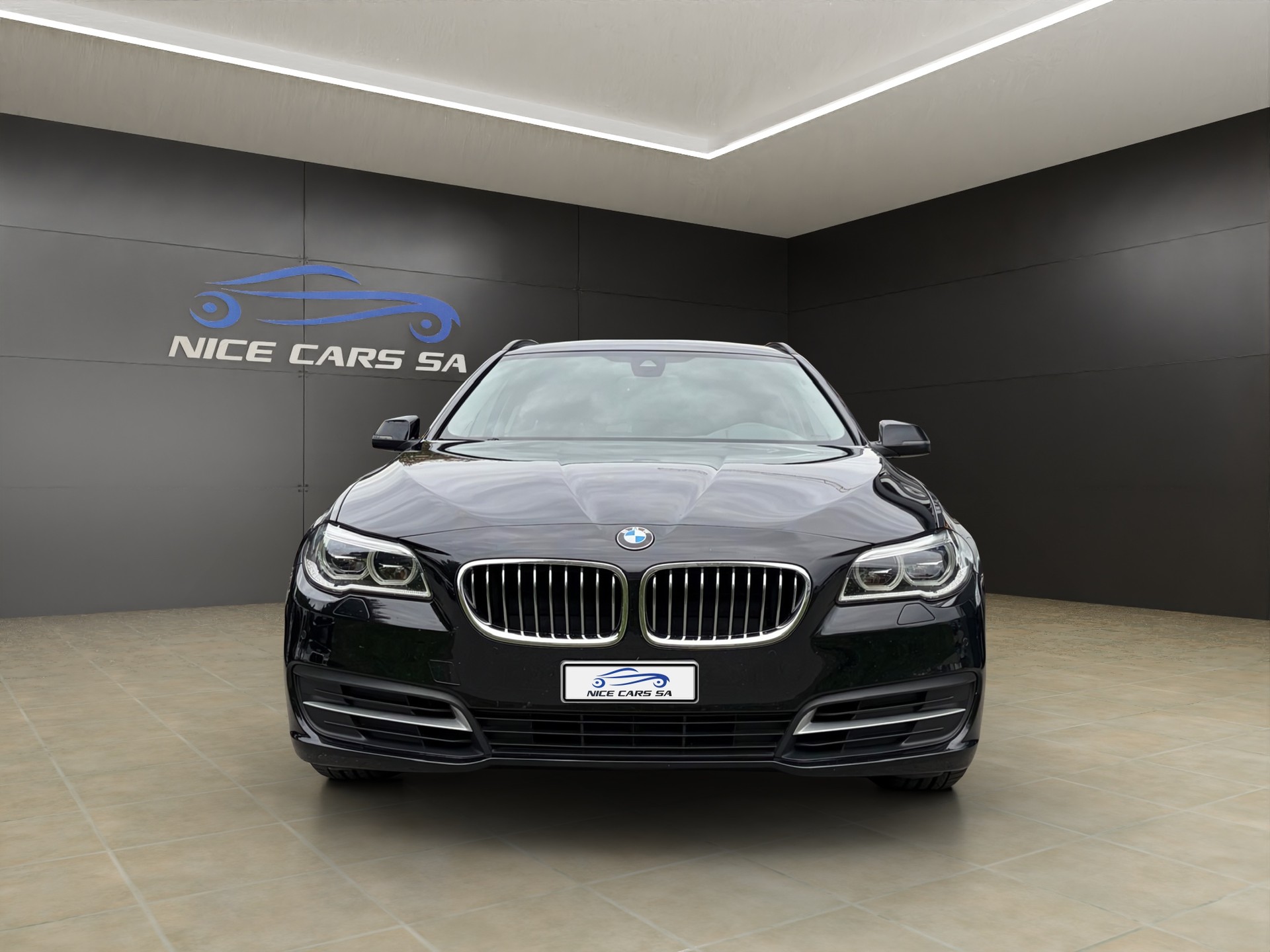 BMW 520d Touring xDrive Steptronic-image-2