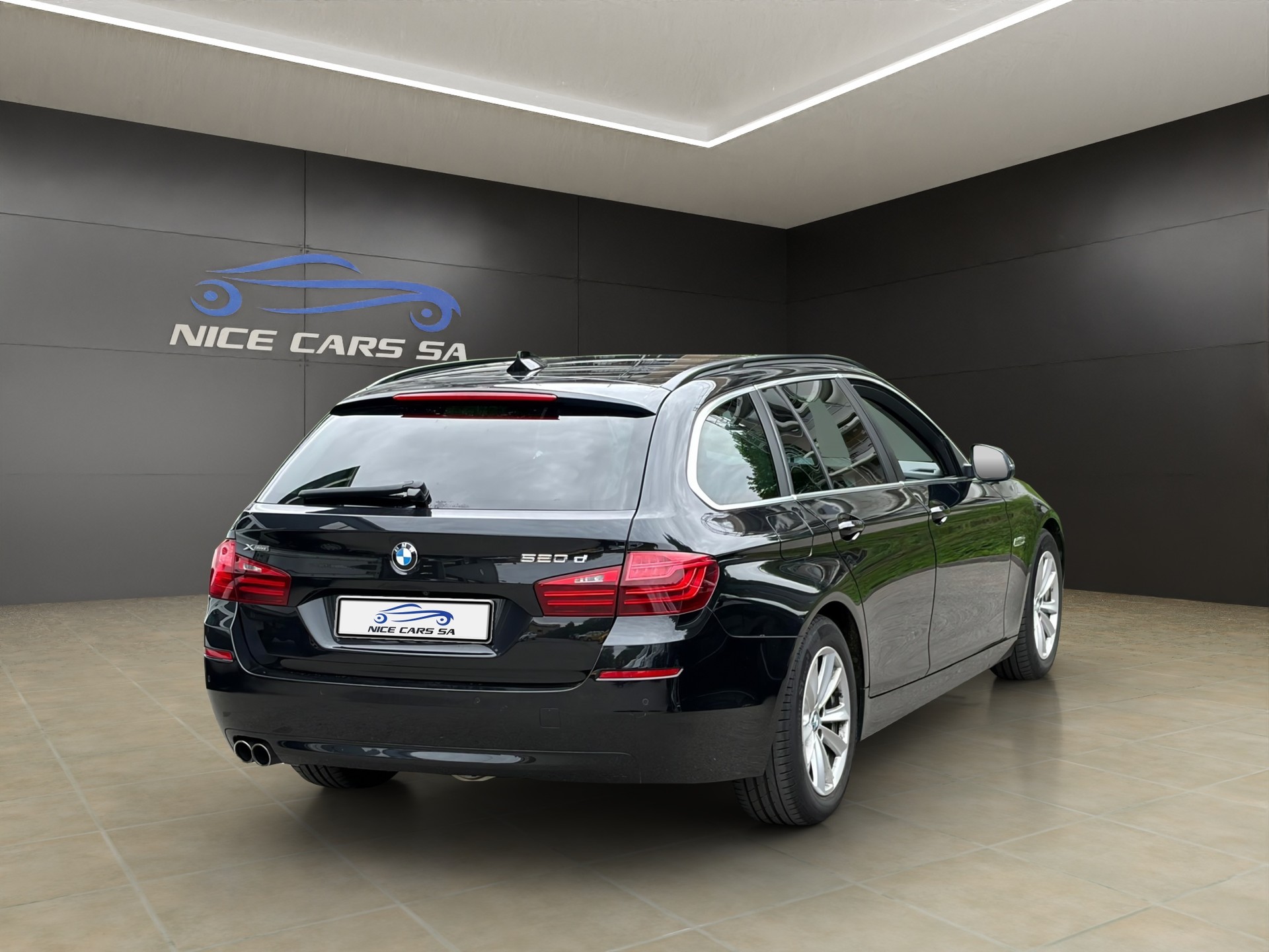 BMW 520d Touring xDrive Steptronic-image-5
