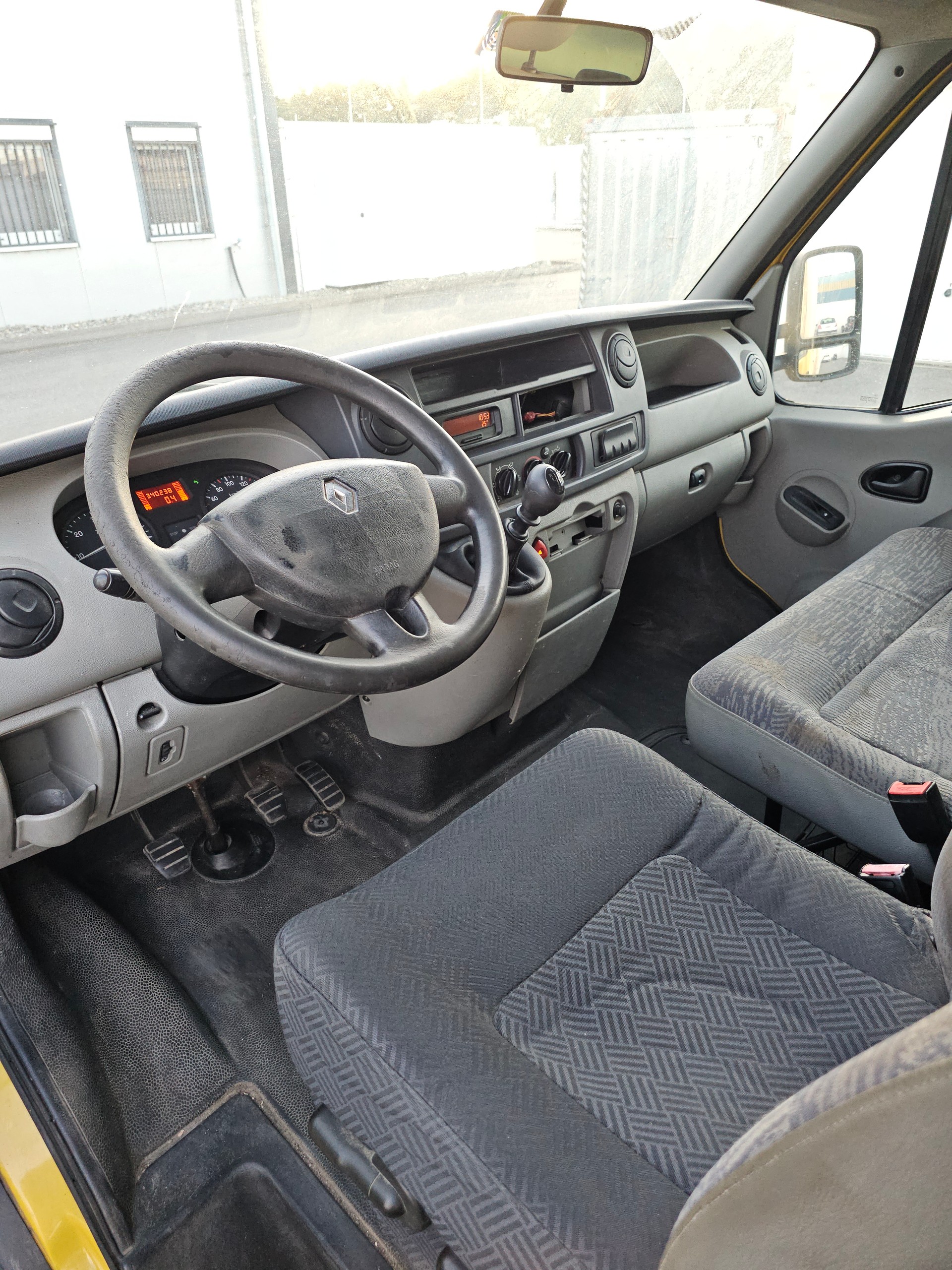 RENAULT Master T35 2.5dCi 2CCL13U-image-10