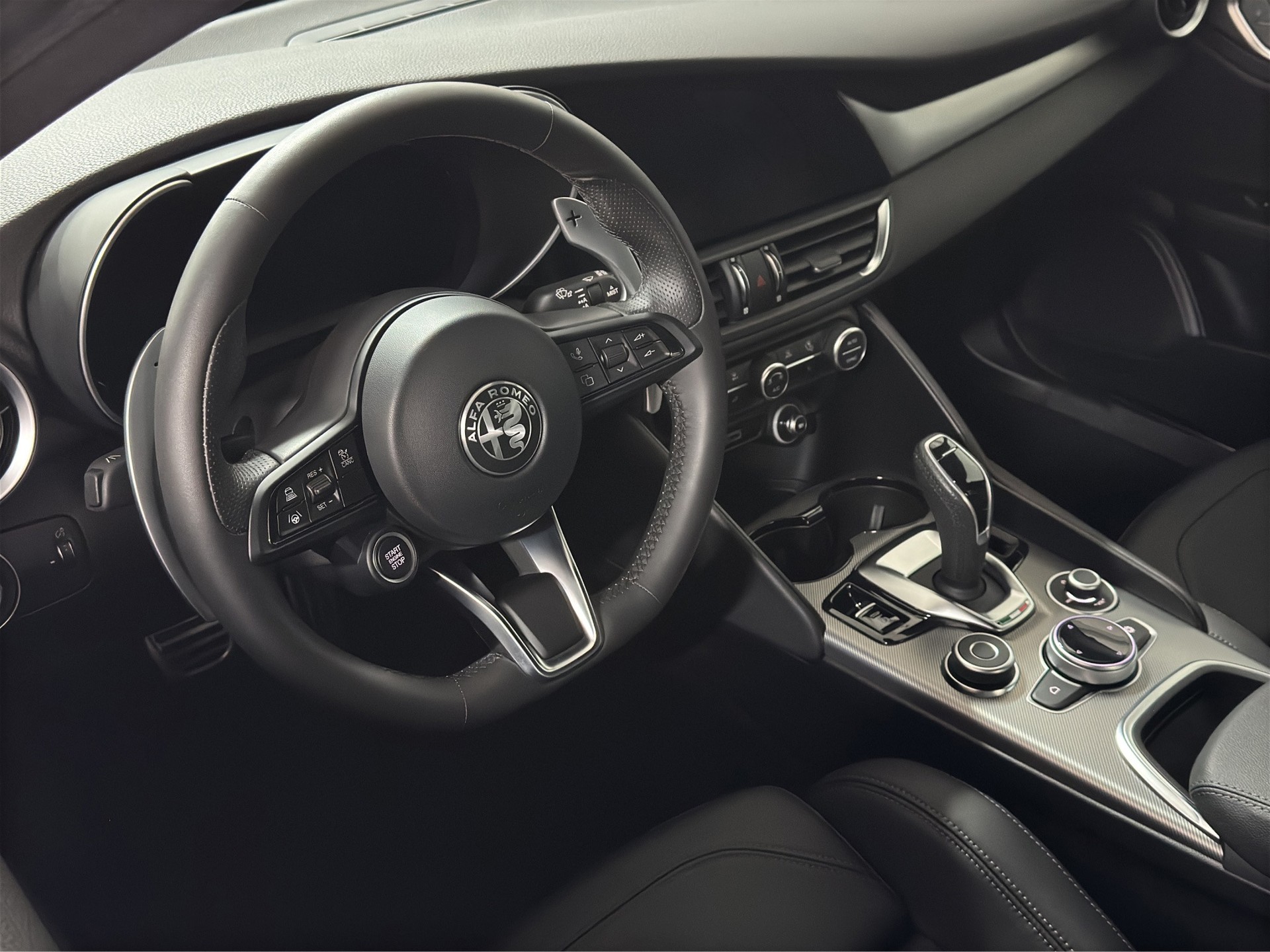 ALFA ROMEO Giulia 2.0 Veloce Q4 AT8 "ADAS Plus"-image-12