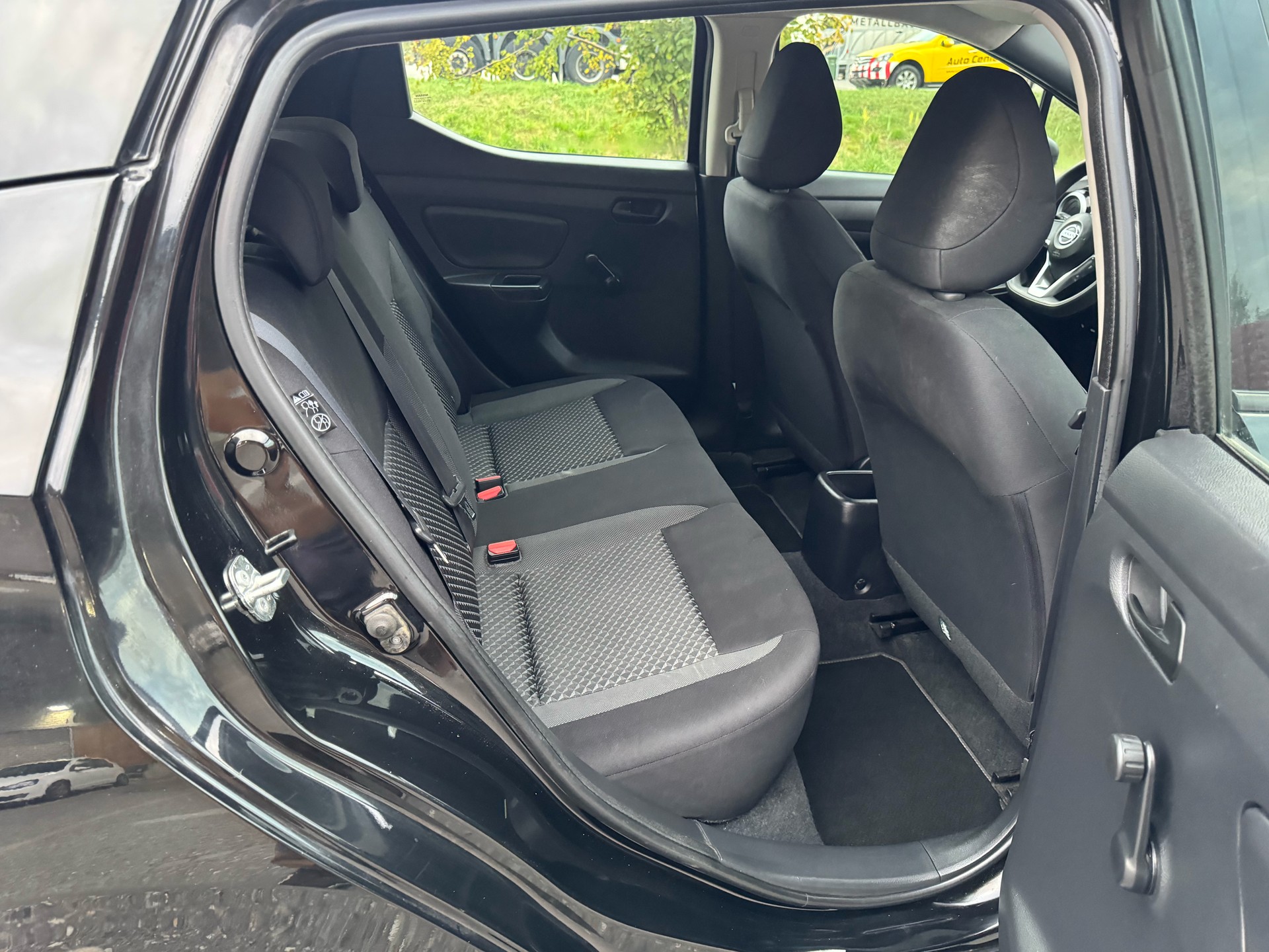 NISSAN Micra 1.0 acenta-image-10