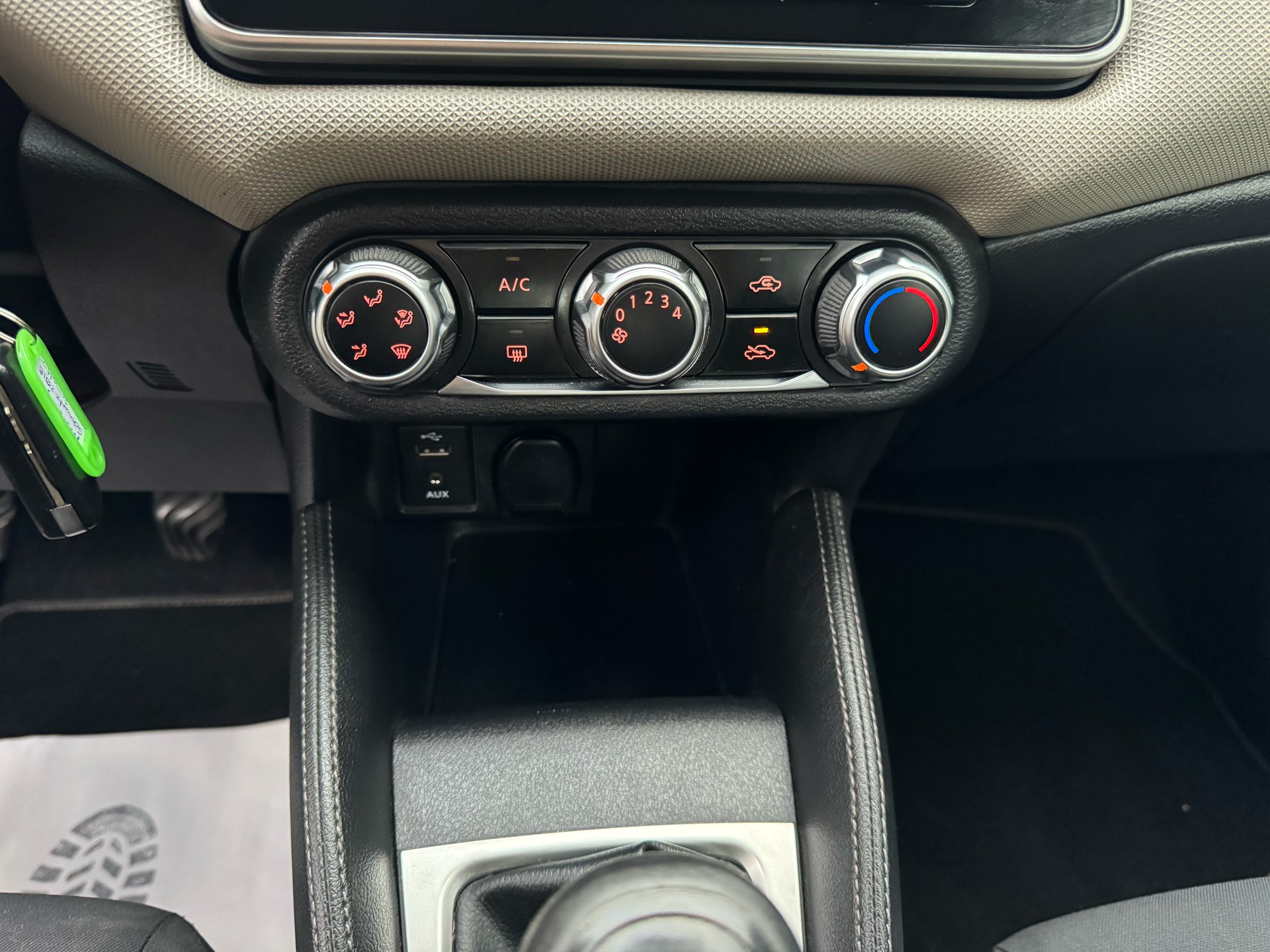 NISSAN Micra 1.0 acenta-image-21