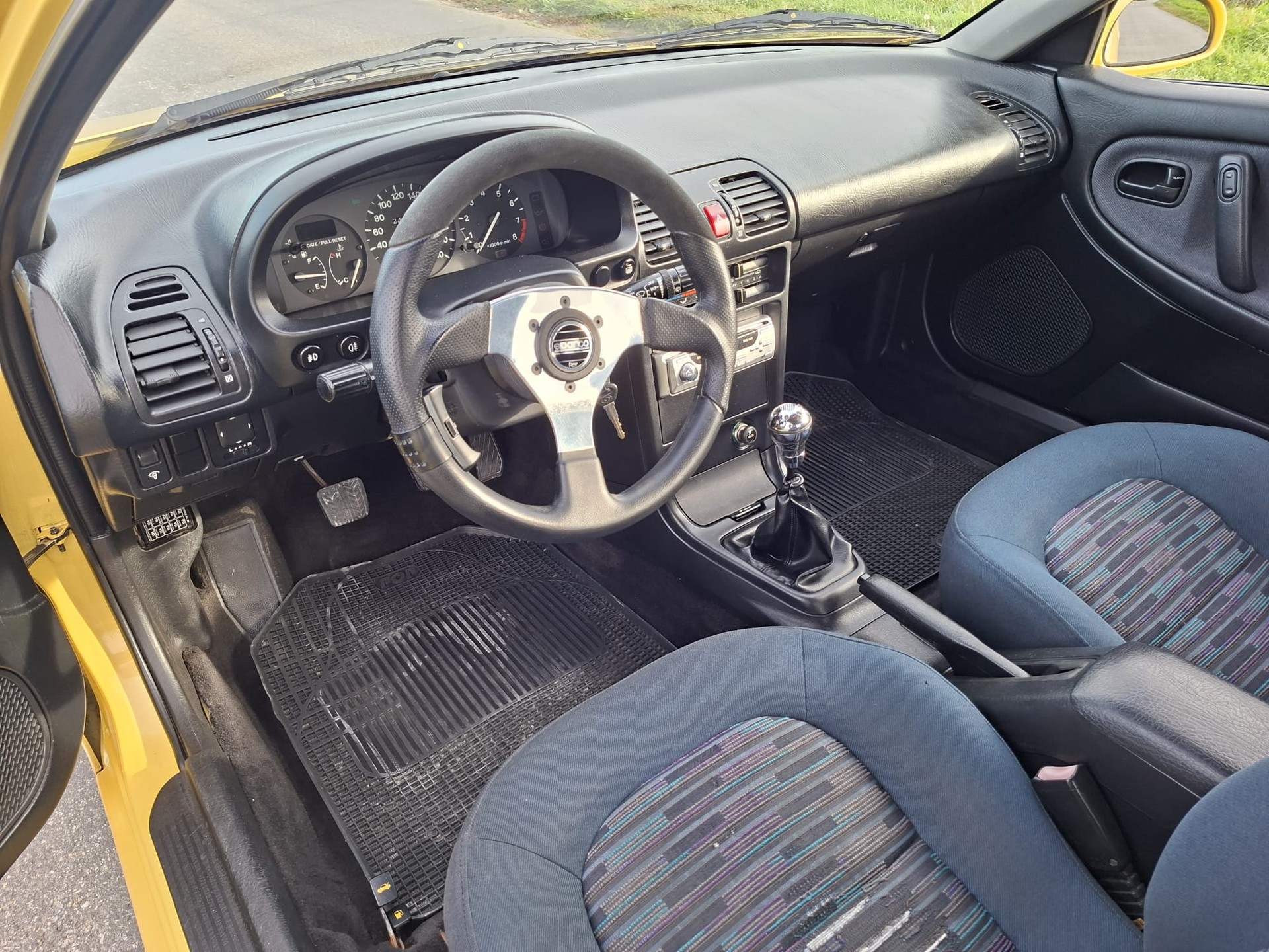 MAZDA MX-3 1.8i-24-image-10