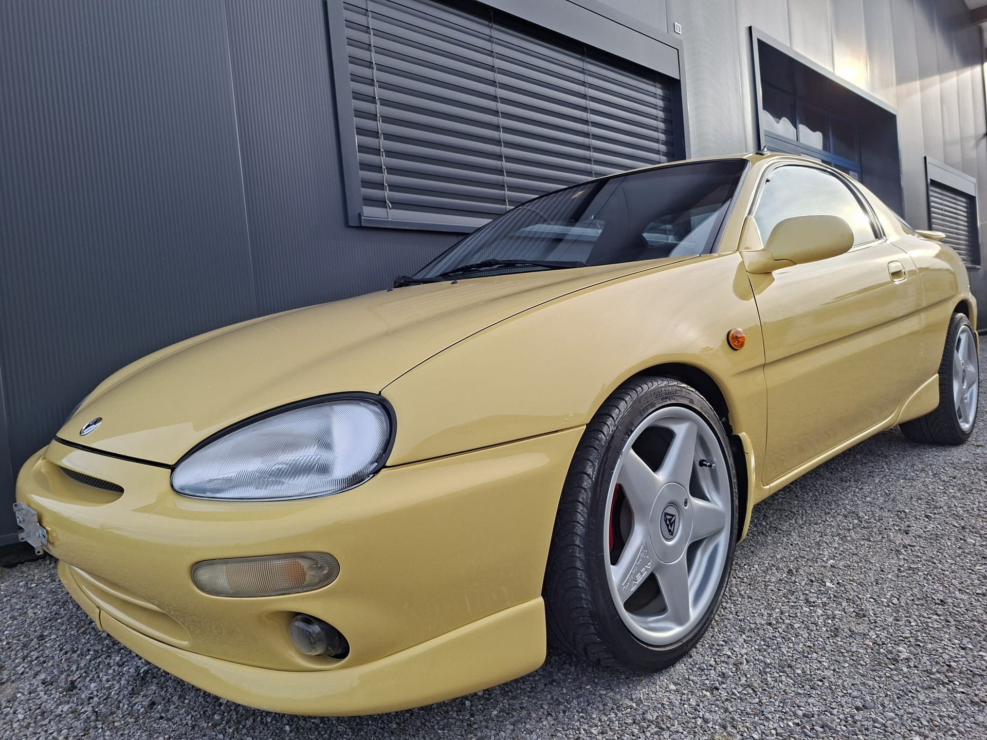 MAZDA MX-3 1.8i-24-image-0