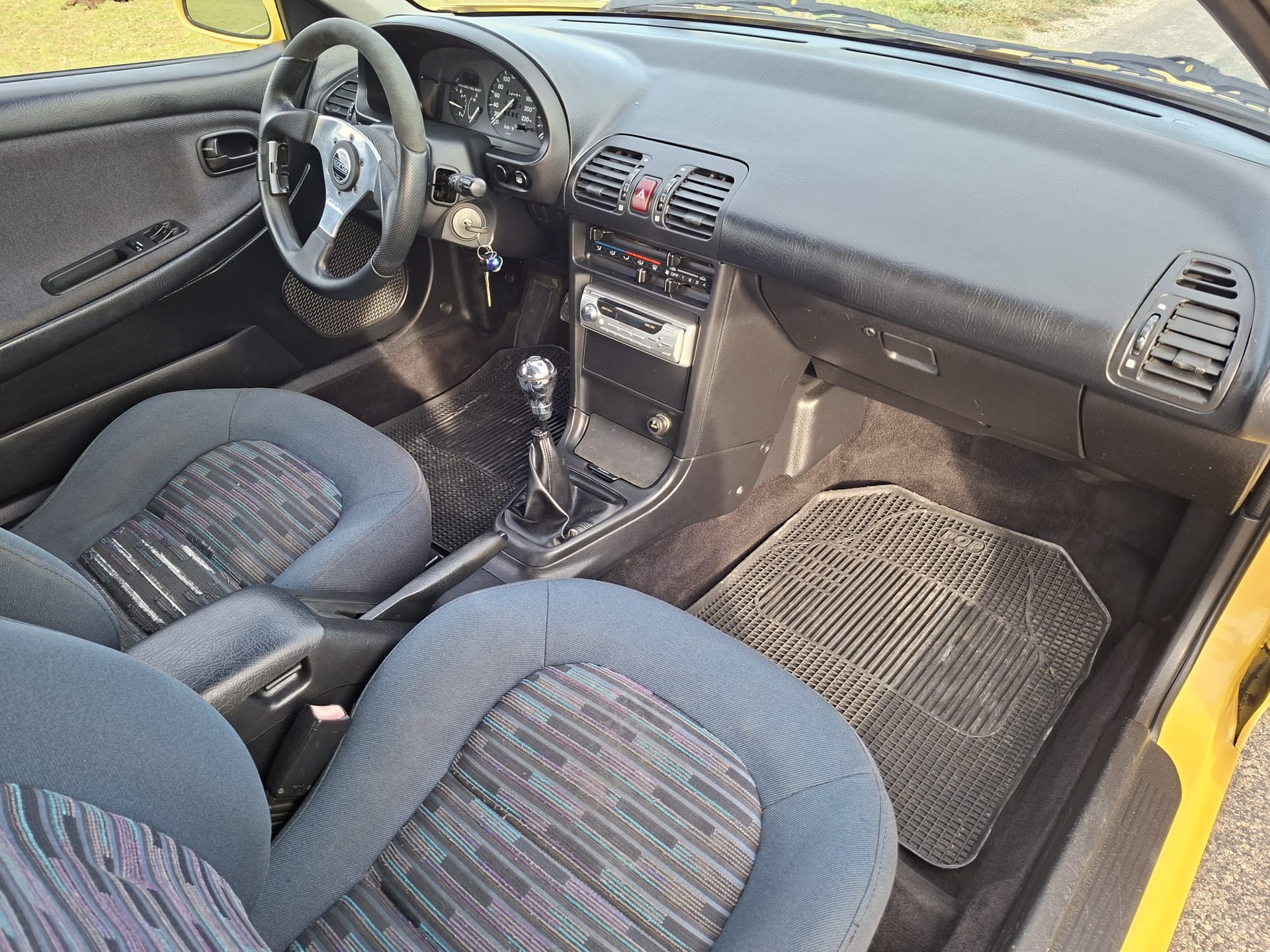 MAZDA MX-3 1.8i-24-image-9