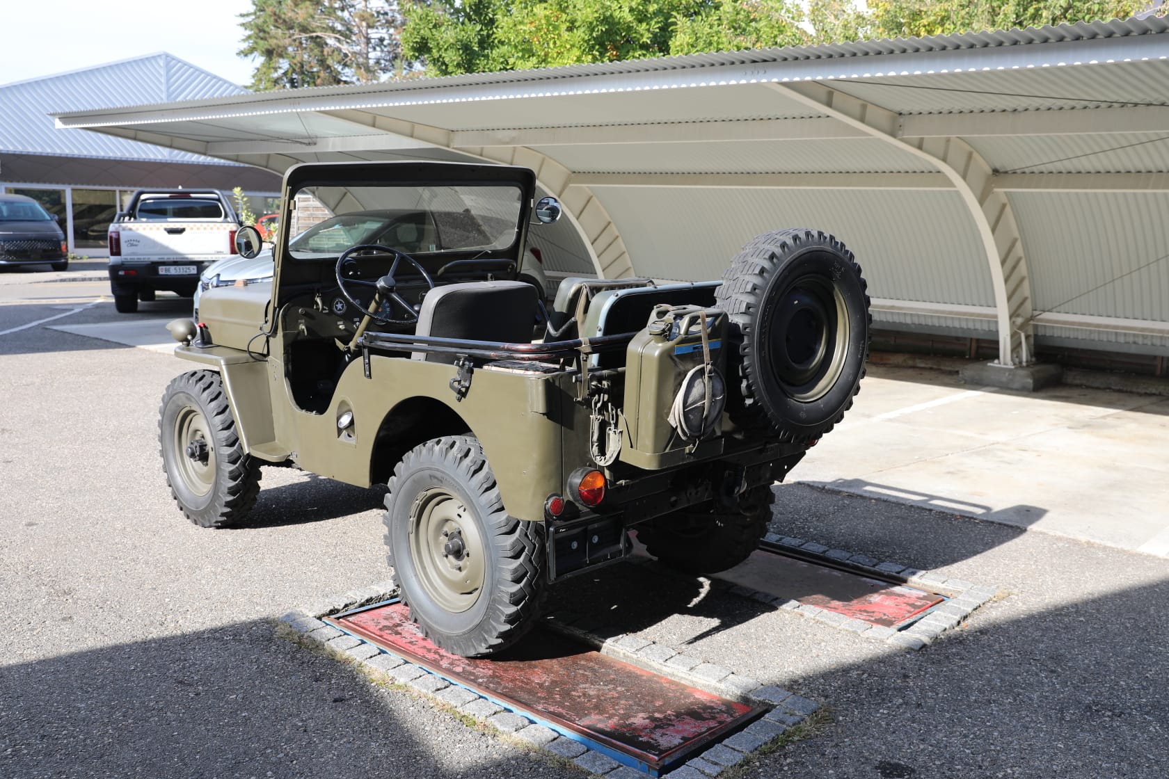 KAISER Jeep CJ-3B 12V-image-3