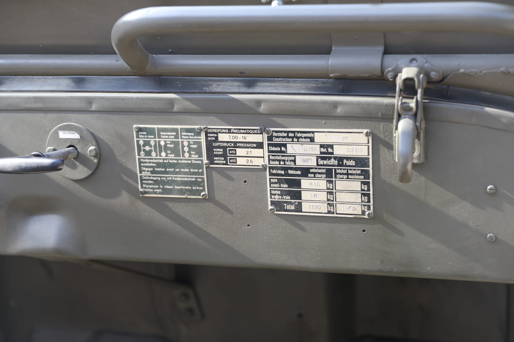 KAISER Jeep CJ-3B 12V-image-9