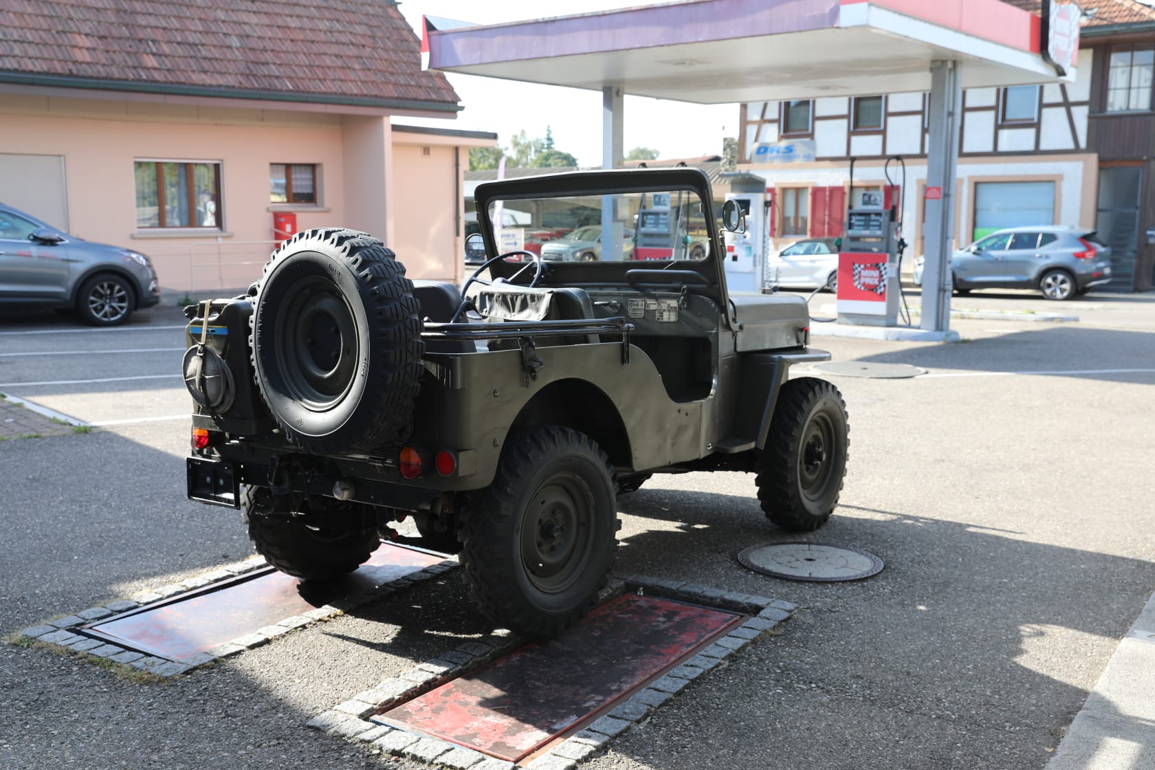 KAISER Jeep CJ-3B 12V-image-8