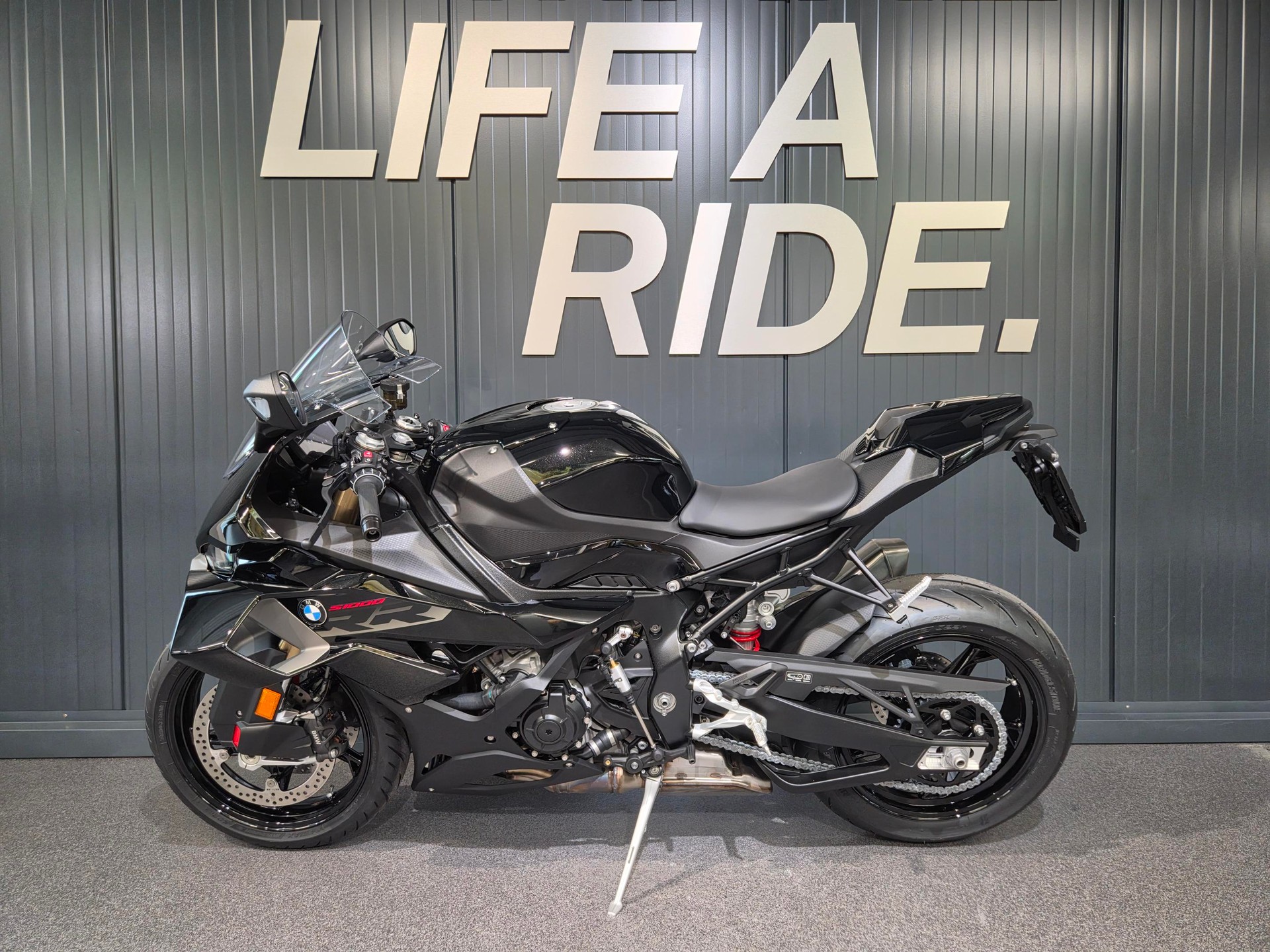 BMW S 1000 RR-showroom-element-2