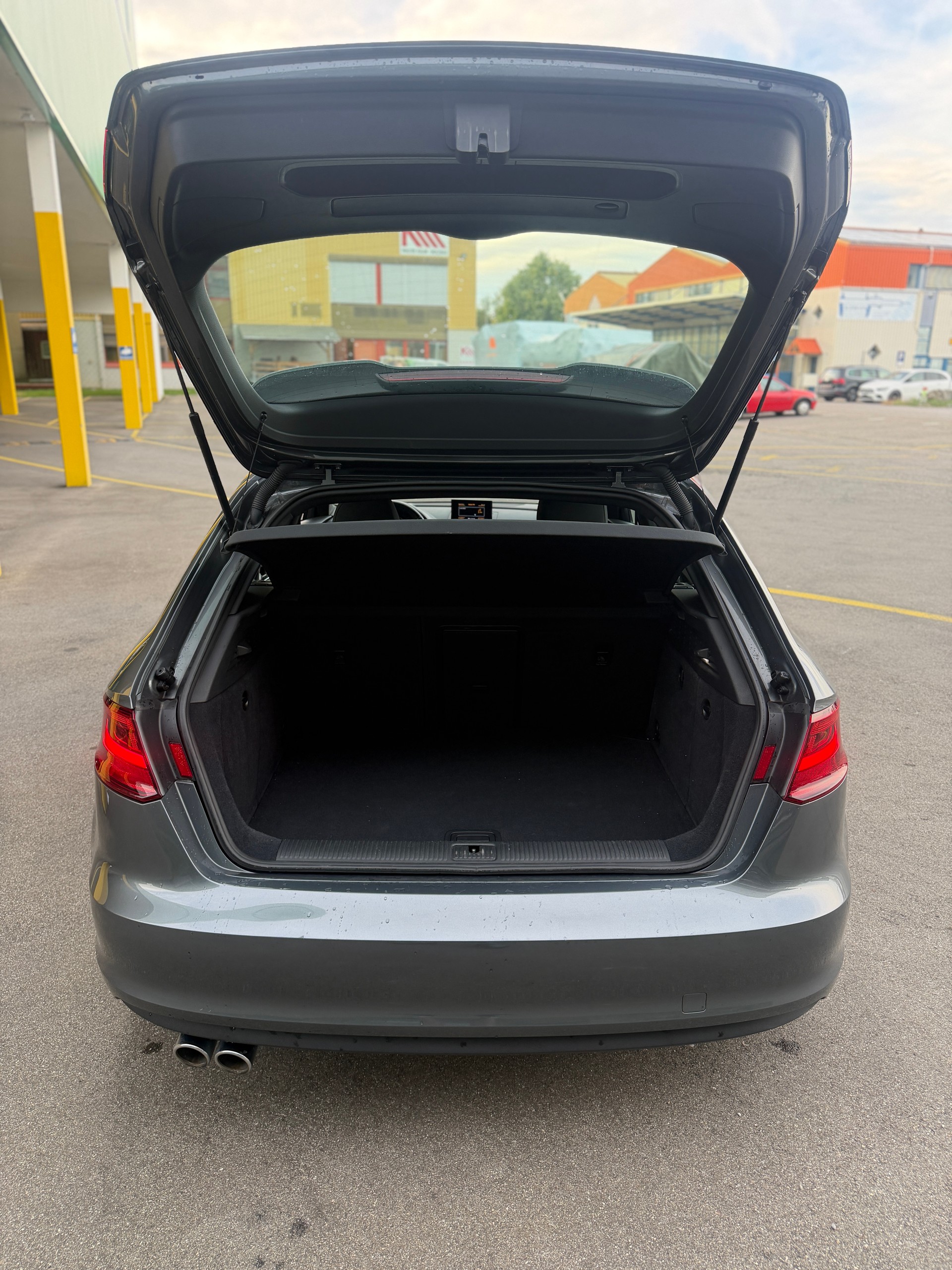 AUDI A3 Sportback 2.0 TDI Ambiente quattro S-tronic-image-15
