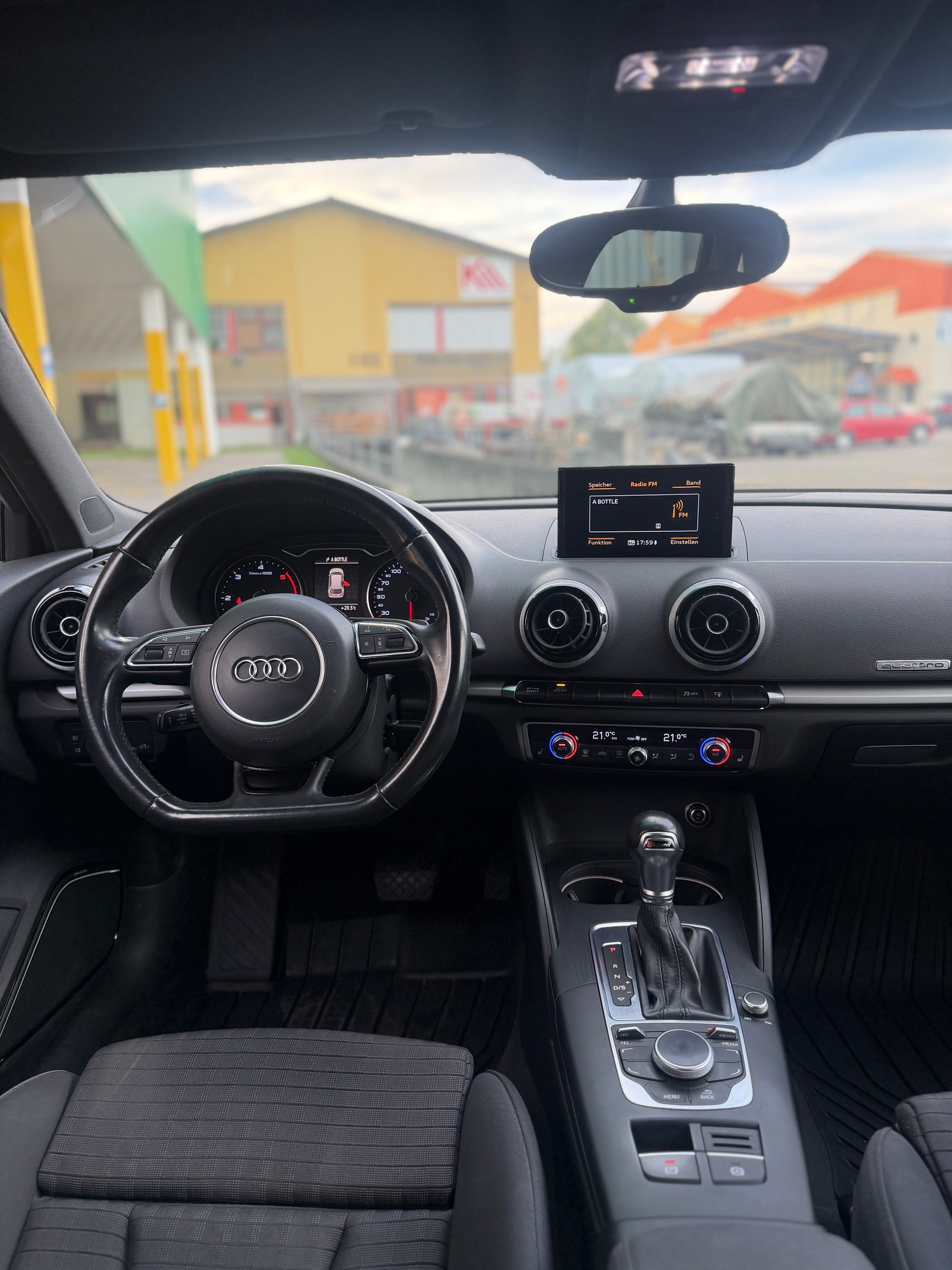 AUDI A3 Sportback 2.0 TDI Ambiente quattro S-tronic-image-9