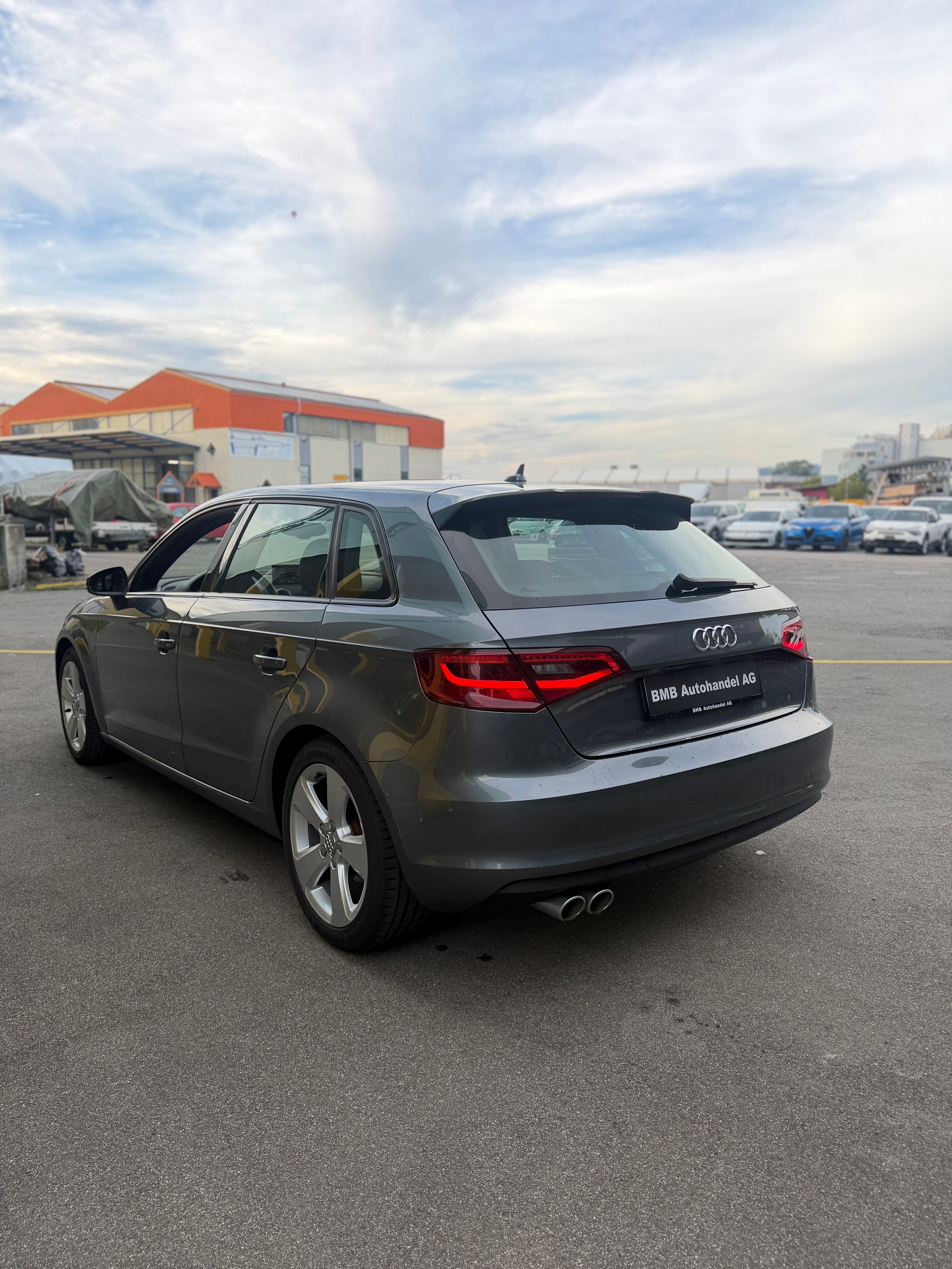 AUDI A3 Sportback 2.0 TDI Ambiente quattro S-tronic-image-4