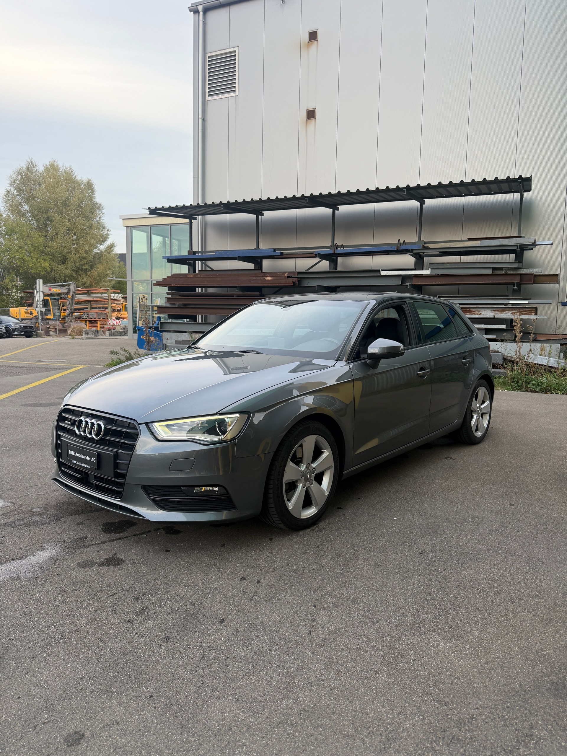 AUDI A3 Sportback 2.0 TDI Ambiente quattro S-tronic-image-2