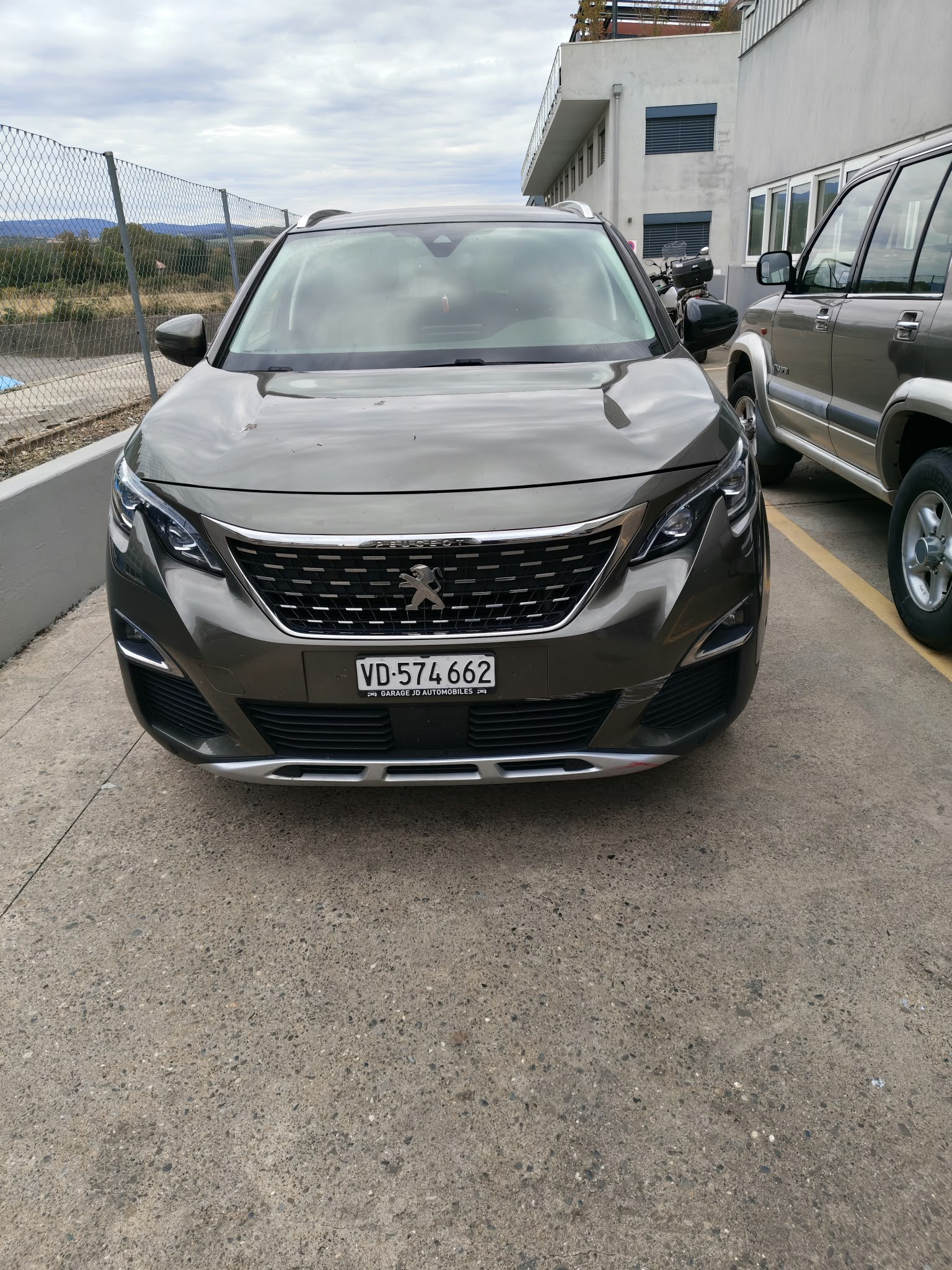 PEUGEOT 5008 1.2 Pure Tech GT Line-image-2