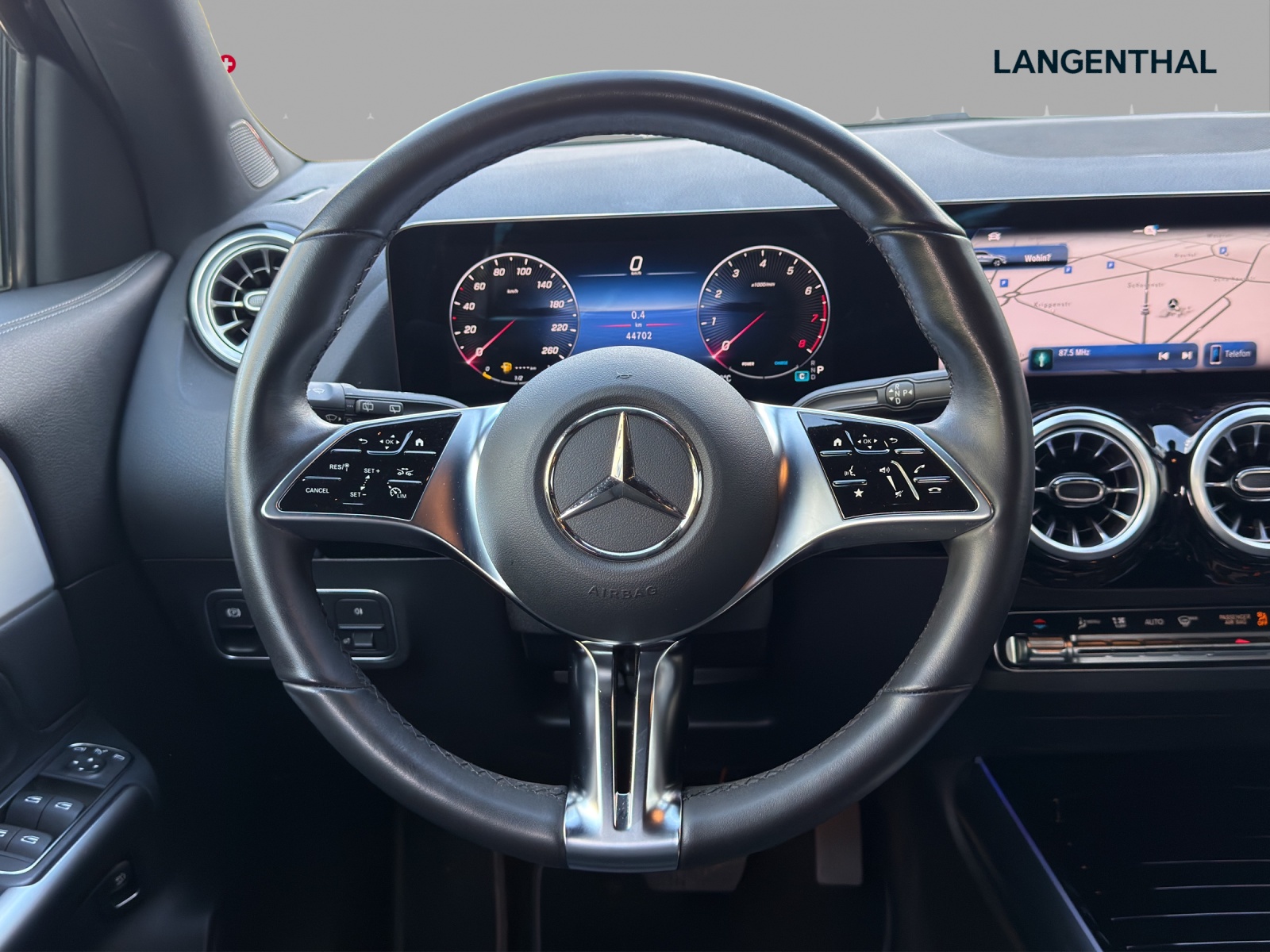 MERCEDES-BENZ GLA 250 4Matic 8G-DCT Swiss Star-image-9