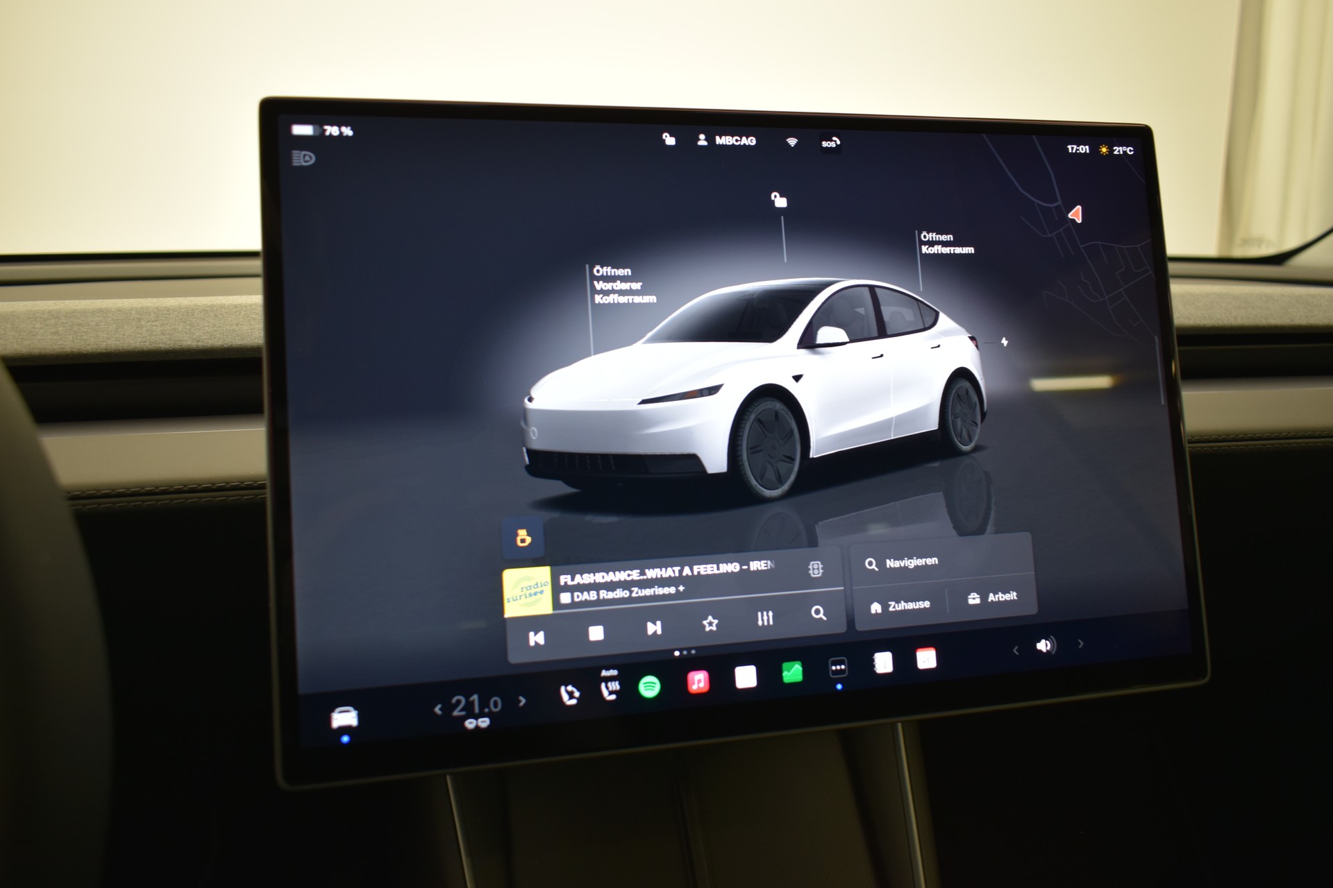 TESLA Model Y 534km WLTP, CH IVI, 2026er Facelift mit schwarzem Dachhimmel und neuem 16 Zoll Monitor-image-19