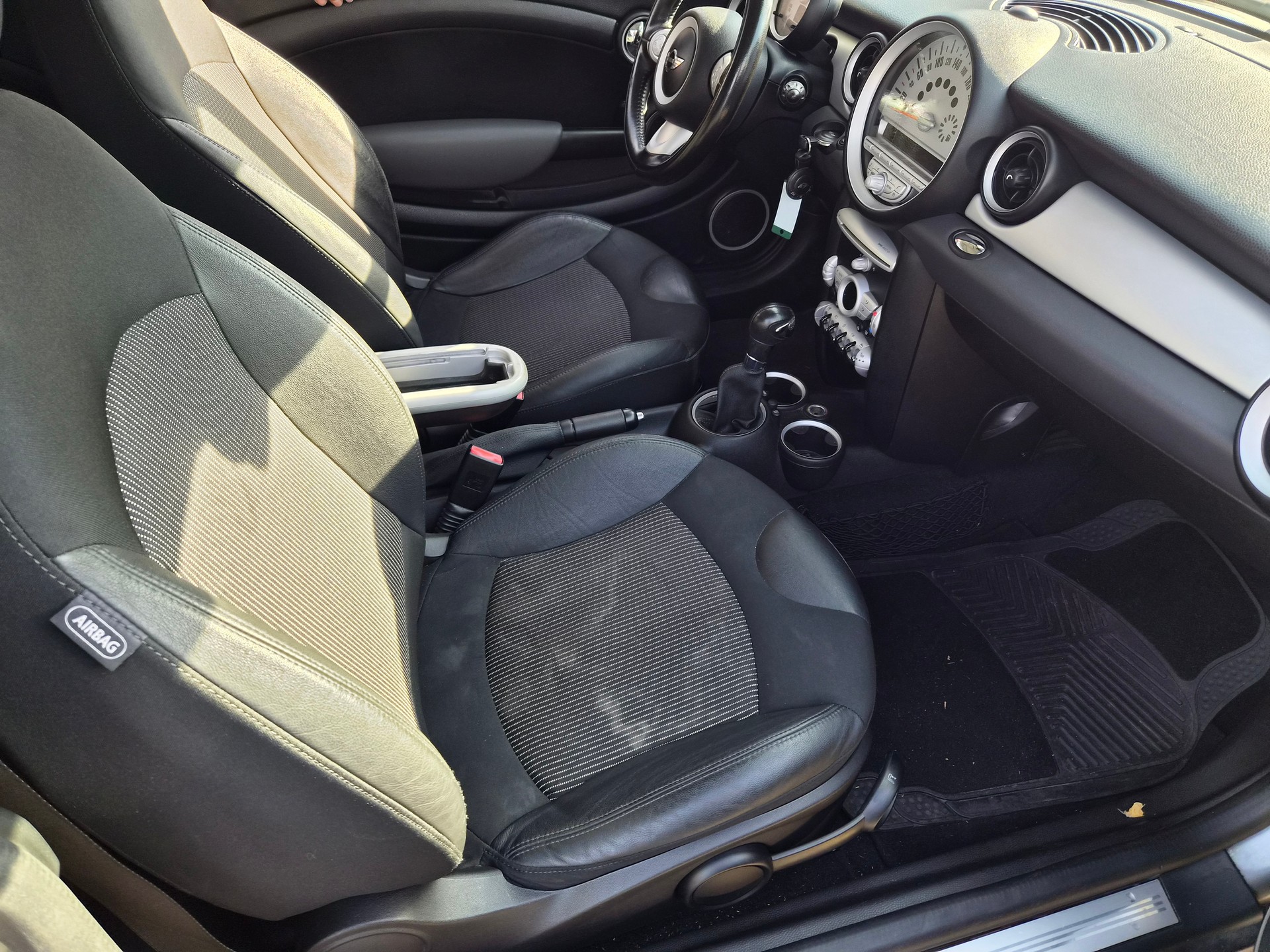 MINI Cooper Steptronic-image-9