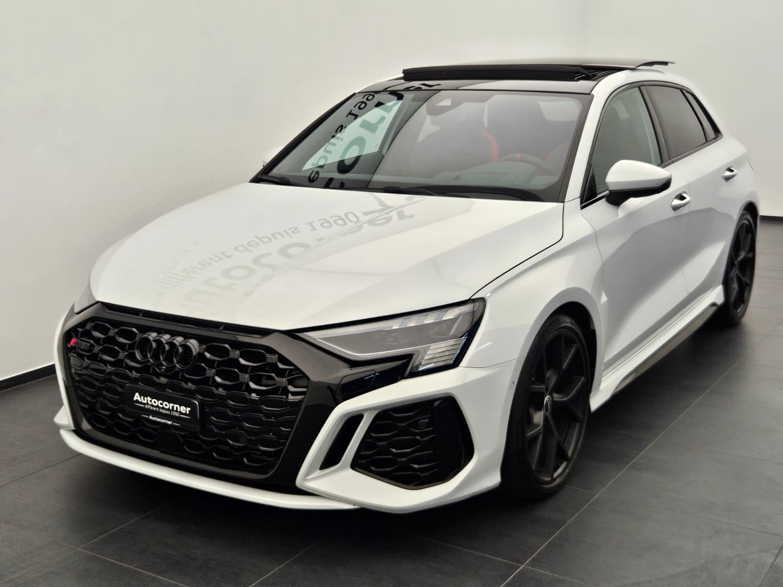 AUDI RS3 Sportback 2.5 TSI quattro S-tronic-showroom-element-2