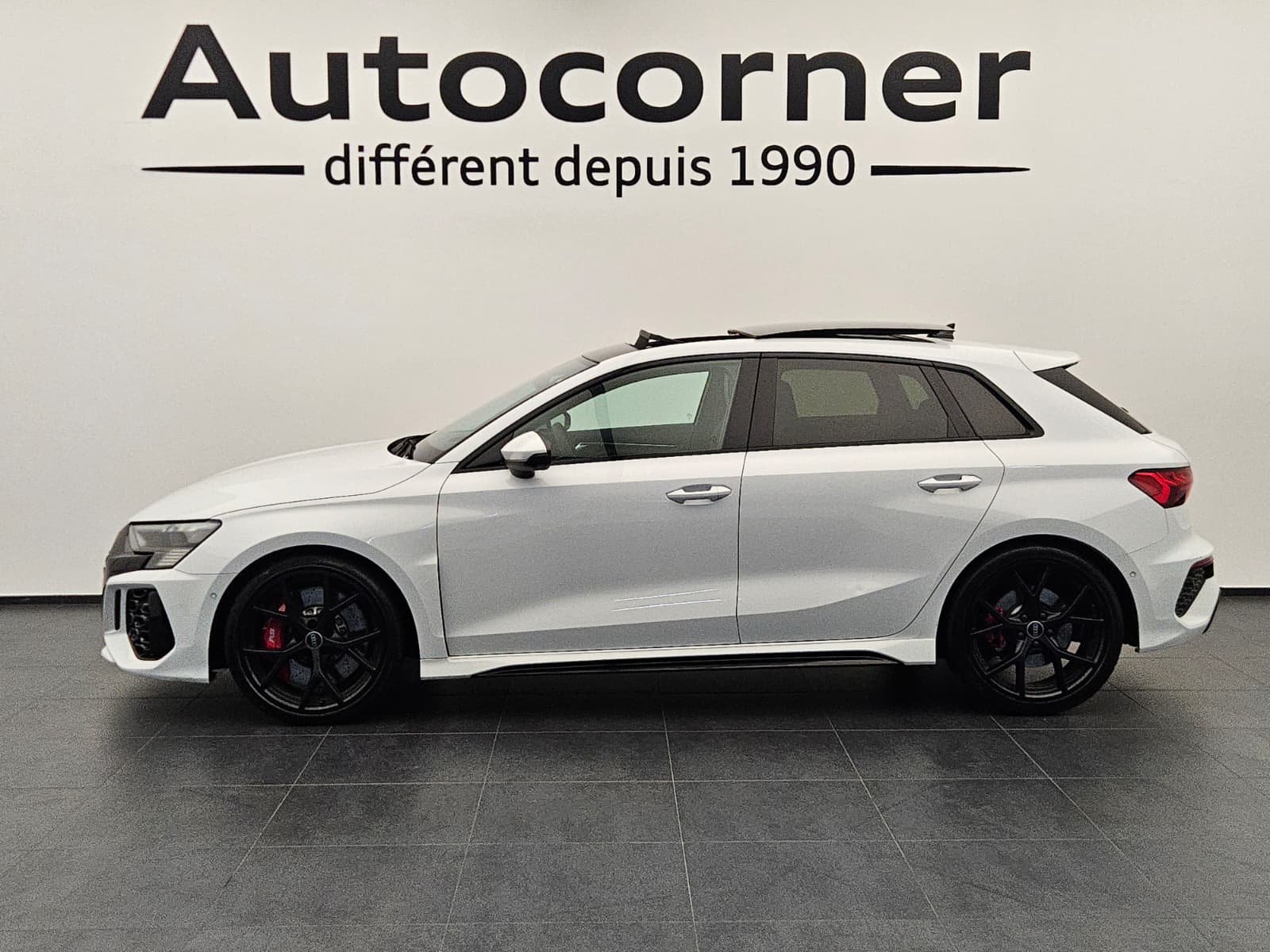 AUDI RS3 Sportback 2.5 TSI quattro S-tronic-showroom-element-1