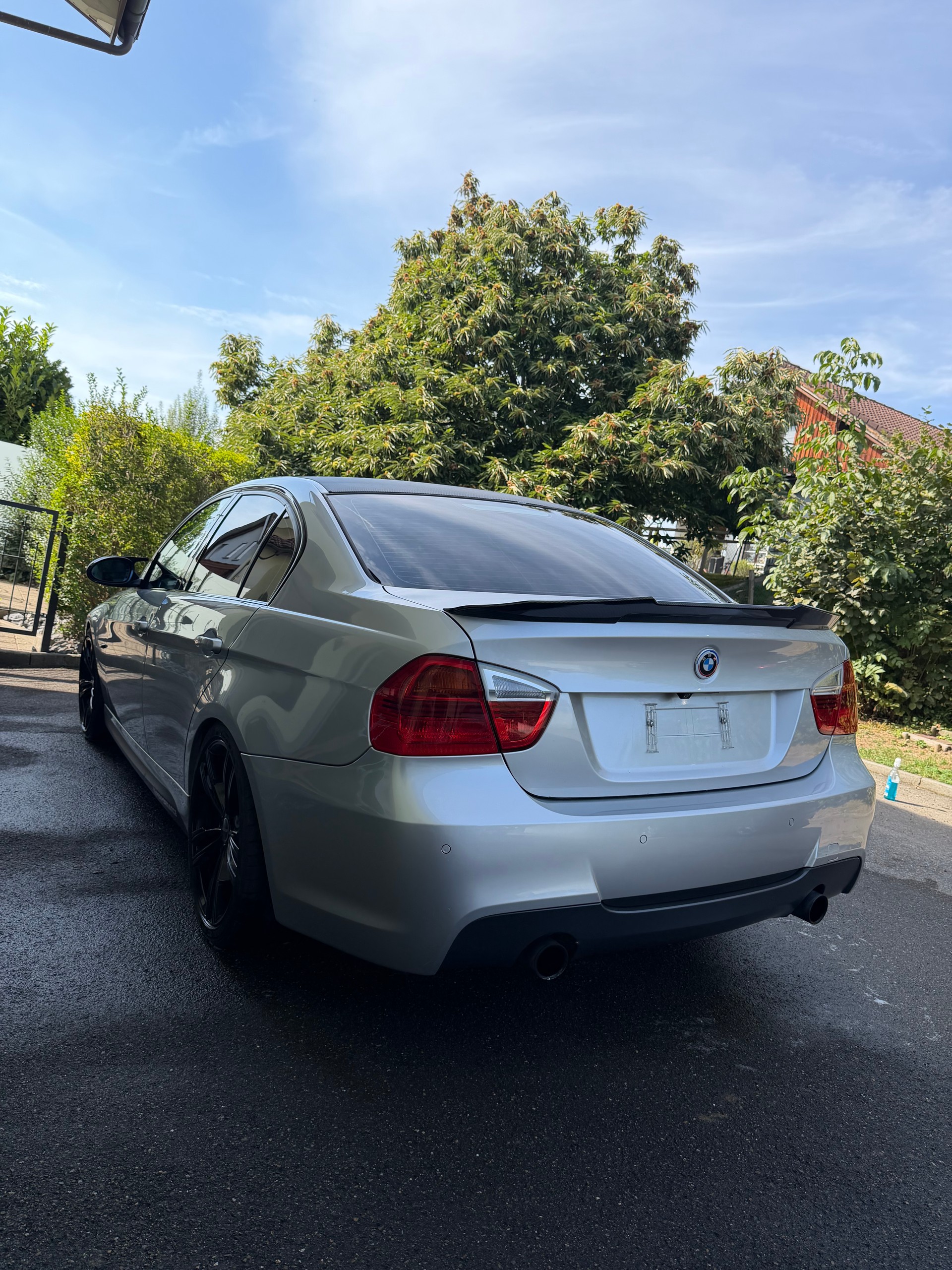 BMW 335xi-image-1