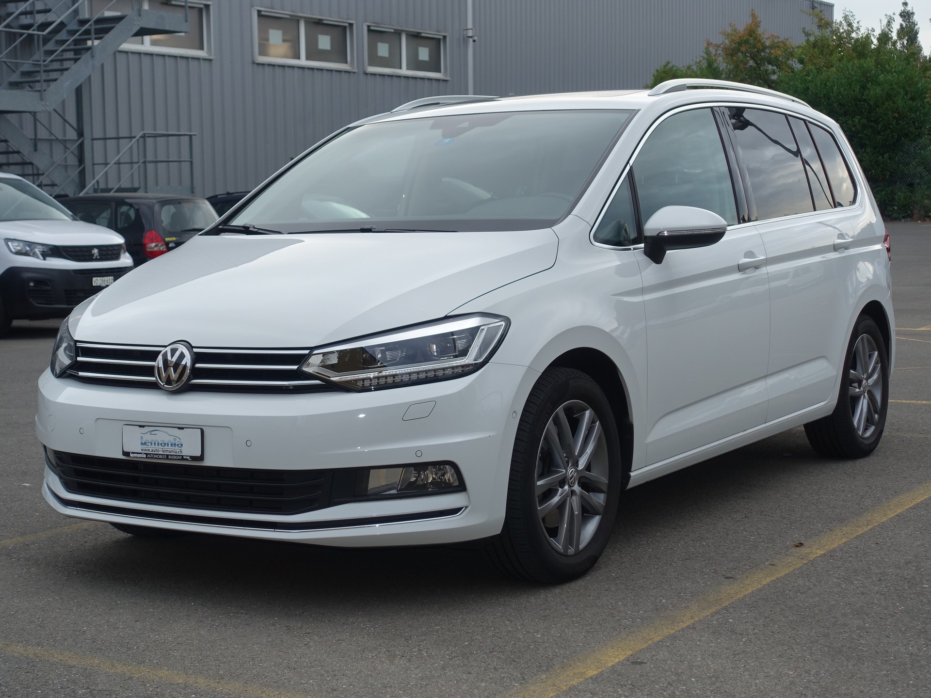 VW Touran 1.4 TSI BlueMotion Technology Highline DSG-image-1