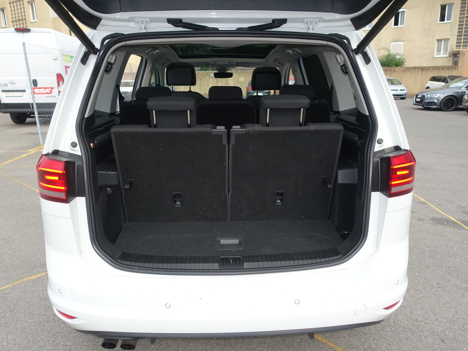 VW Touran 1.4 TSI BlueMotion Technology Highline DSG-image-5