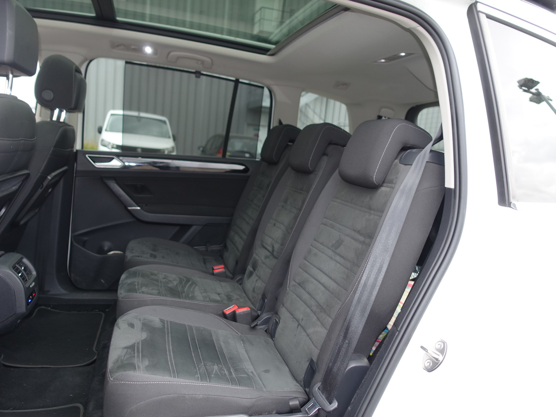 VW Touran 1.4 TSI BlueMotion Technology Highline DSG-image-14