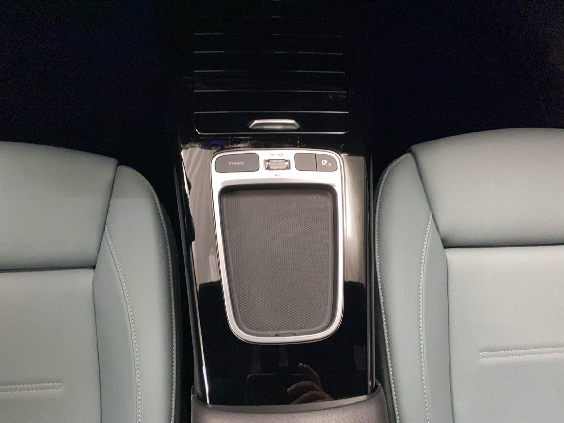 MERCEDES-BENZ A 35 AMG 4MATIC Limousine-image-9