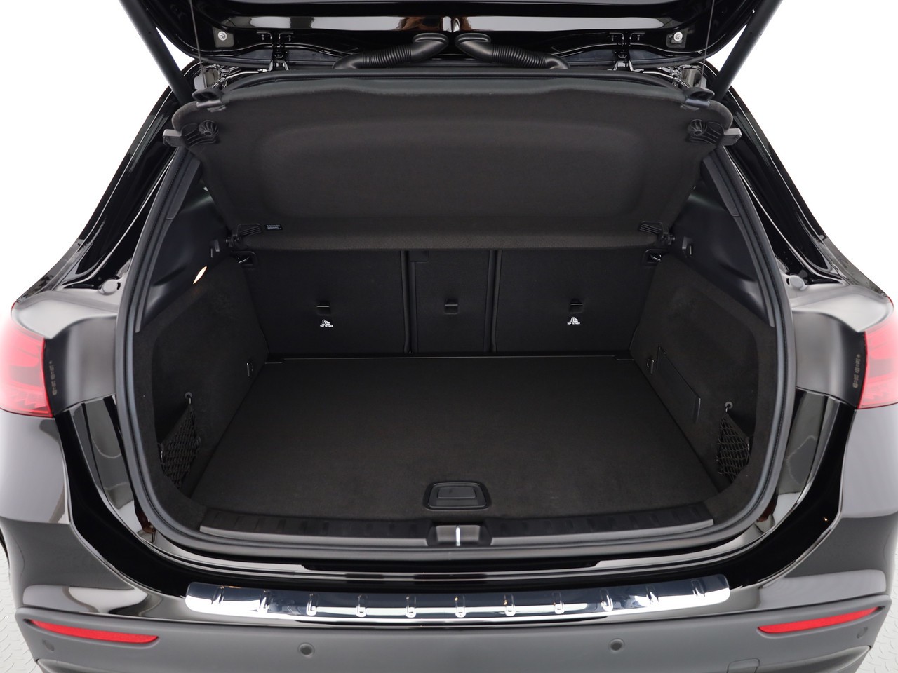 MERCEDES-BENZ GLA 200 7G-DCT-image-21