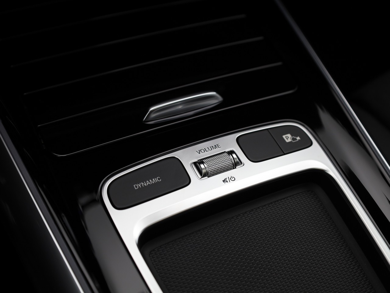 MERCEDES-BENZ GLA 200 7G-DCT-image-16